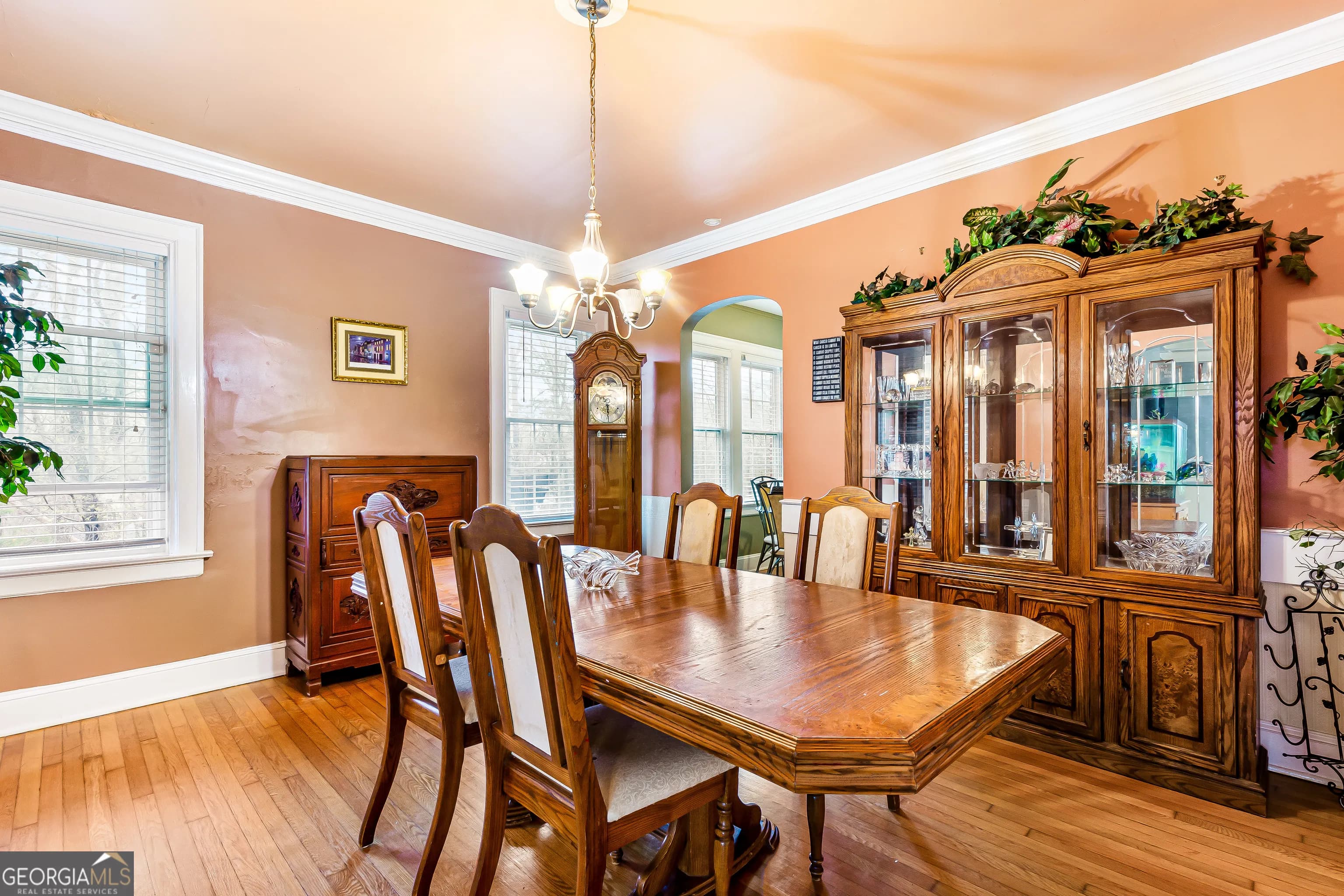 113 W Gordon St — photo 3 of 52