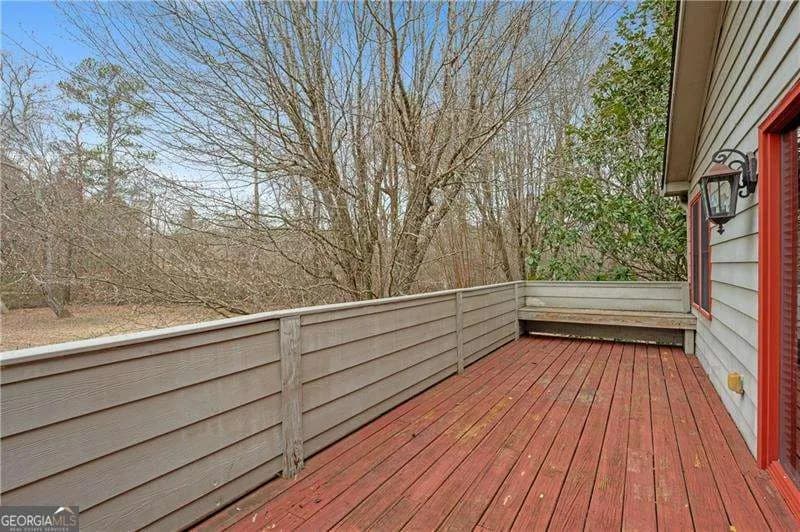 1063 Memorial Dr E — photo 15 of 36