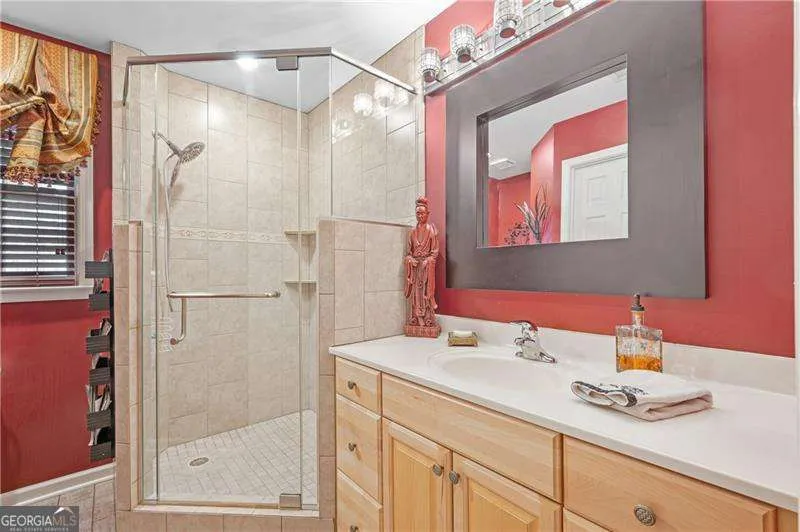 1063 Memorial Dr E — photo 18 of 36