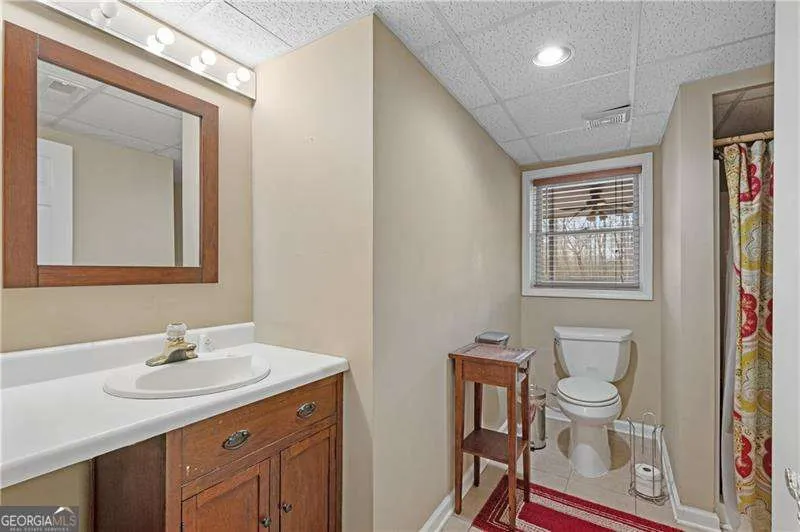 1063 Memorial Dr E — photo 26 of 36