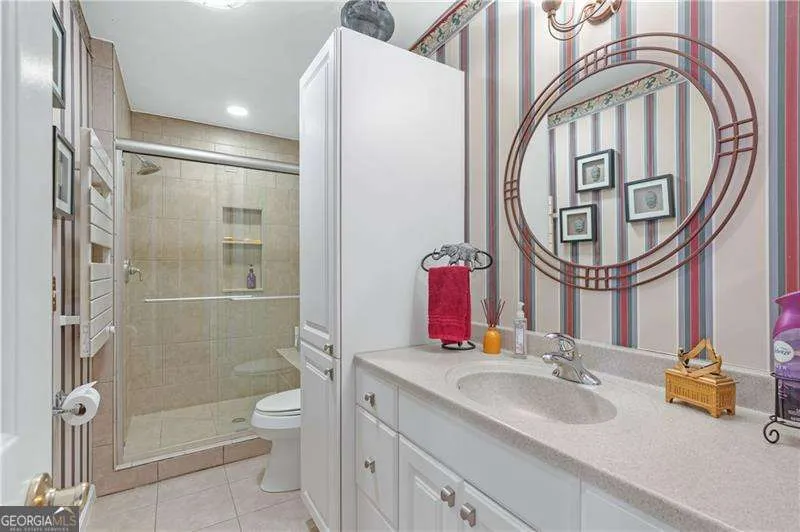 1063 Memorial Dr E — photo 20 of 36