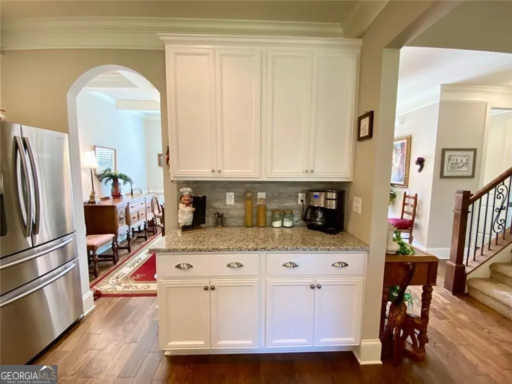 204 Yorkshire Ln — photo 12 of 65