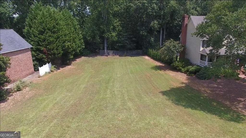 108 Briarwood Dr — photo 2 of 7