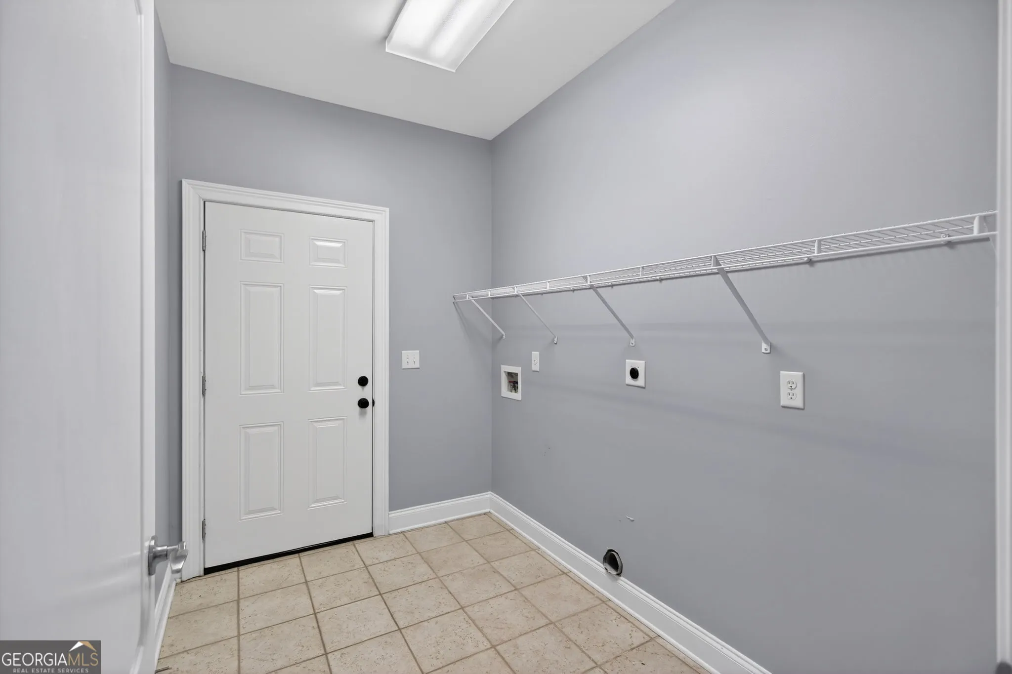 8967 Midlothian Ct — photo 15 of 44
