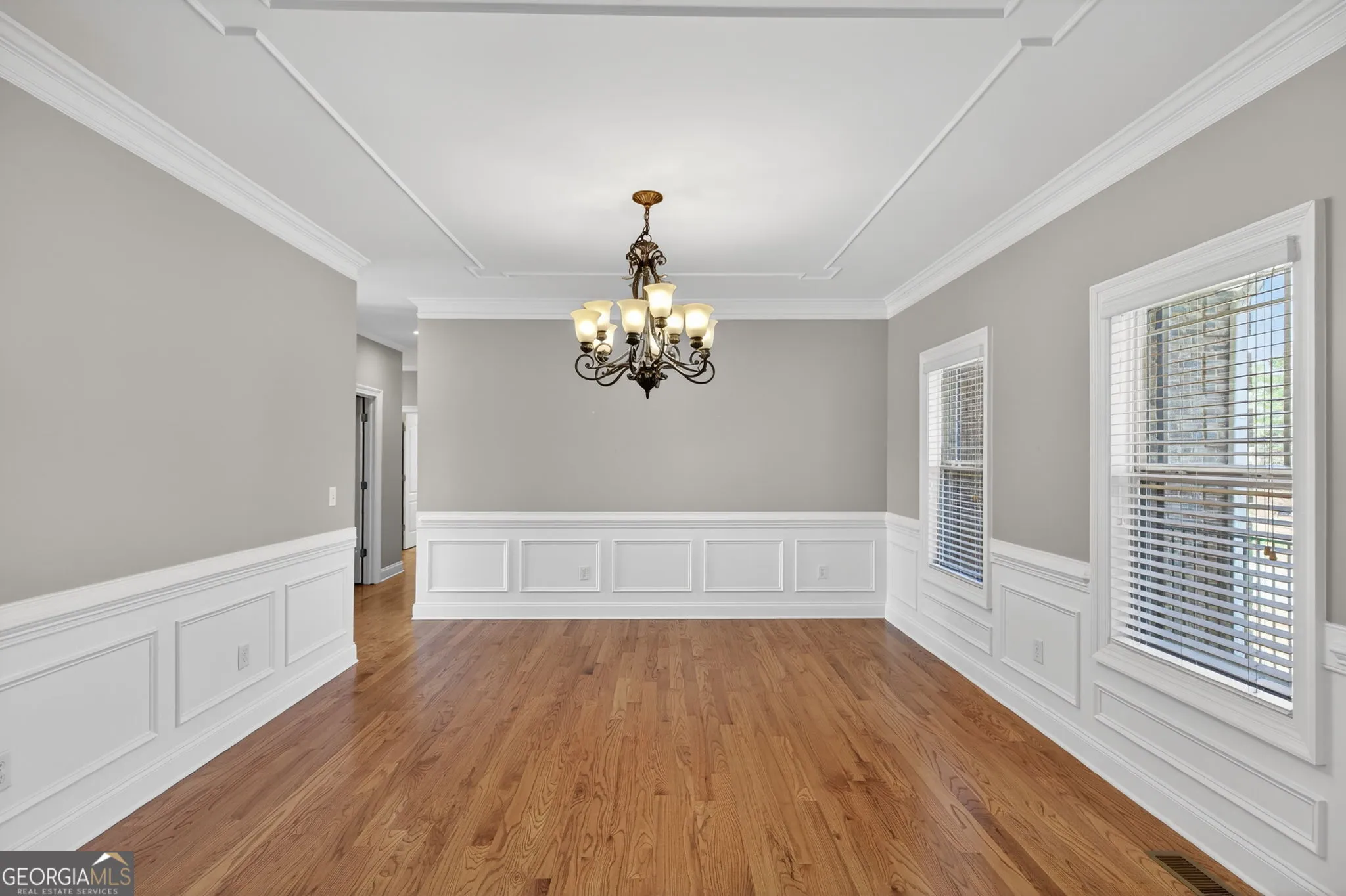 8967 Midlothian Ct — photo 4 of 44