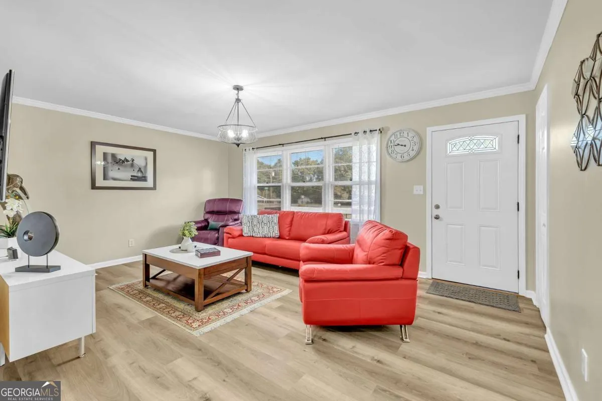 288 Valerie Cir — photo 5 of 25