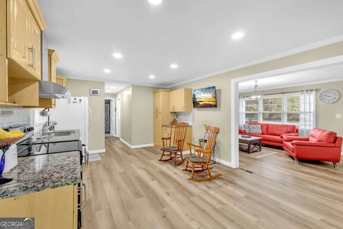 288 Valerie Cir — photo 7 of 25
