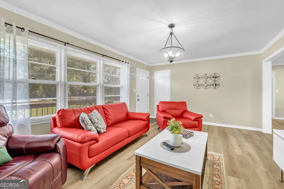 288 Valerie Cir — photo 4 of 25