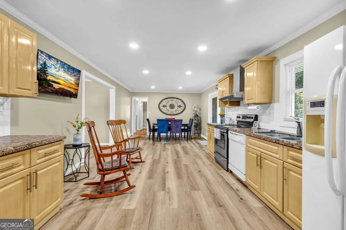 288 Valerie Cir — photo 10 of 25