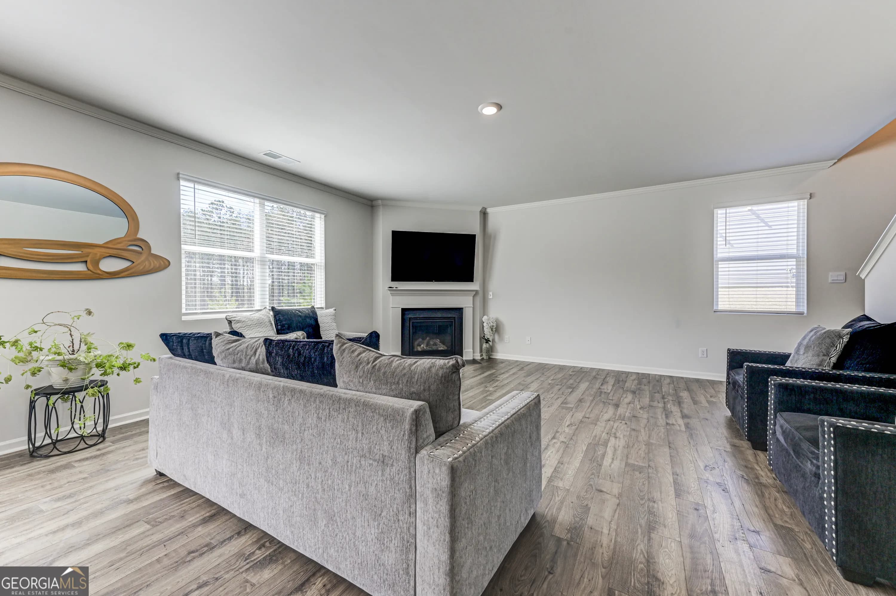 3154 Ellenton Dr — photo 3 of 42