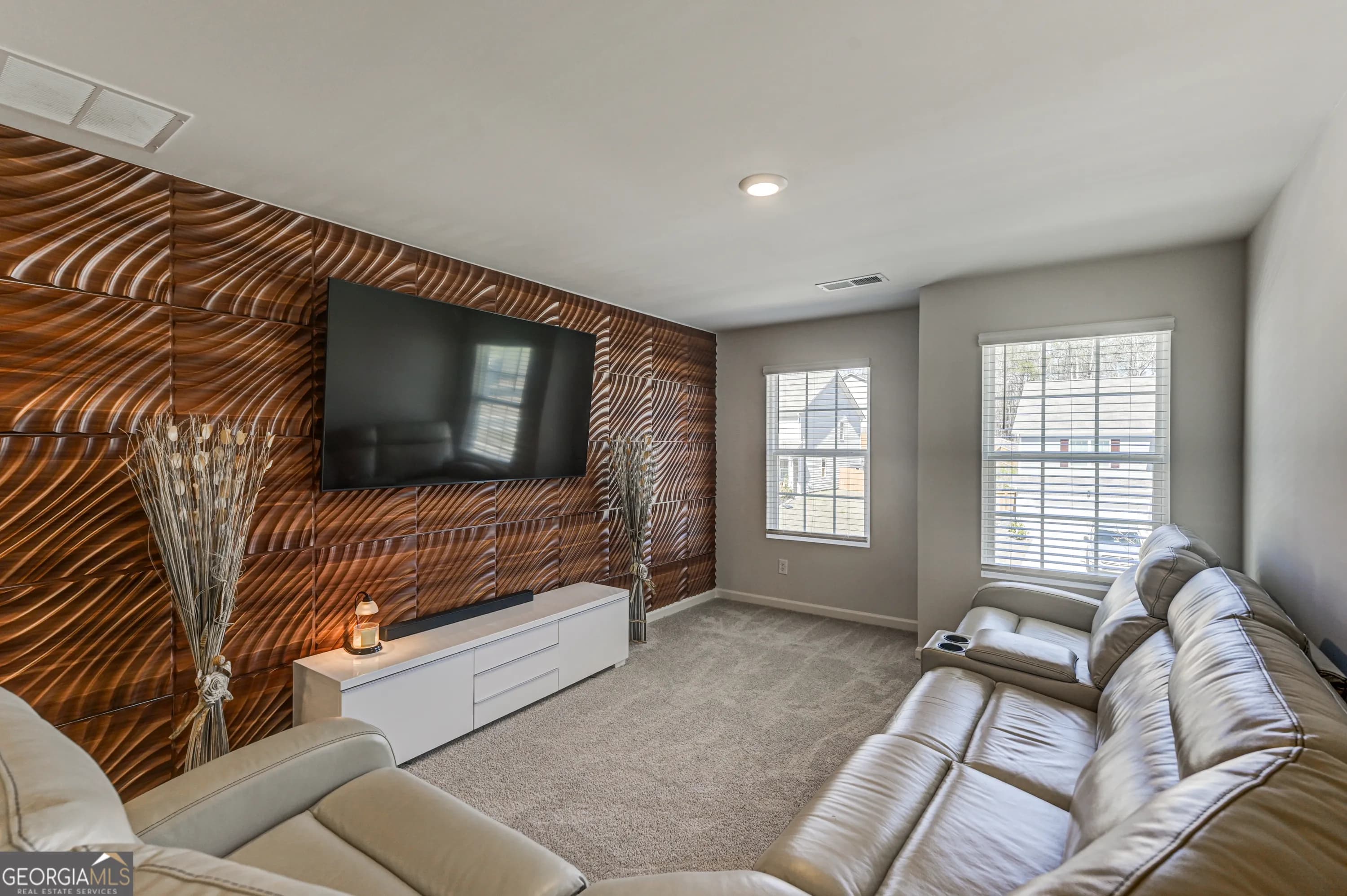3154 Ellenton Dr — photo 16 of 42