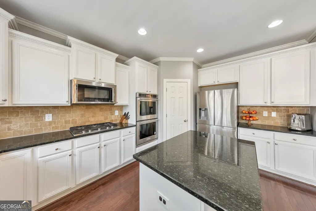 62 Applewood Ln — photo 14 of 80