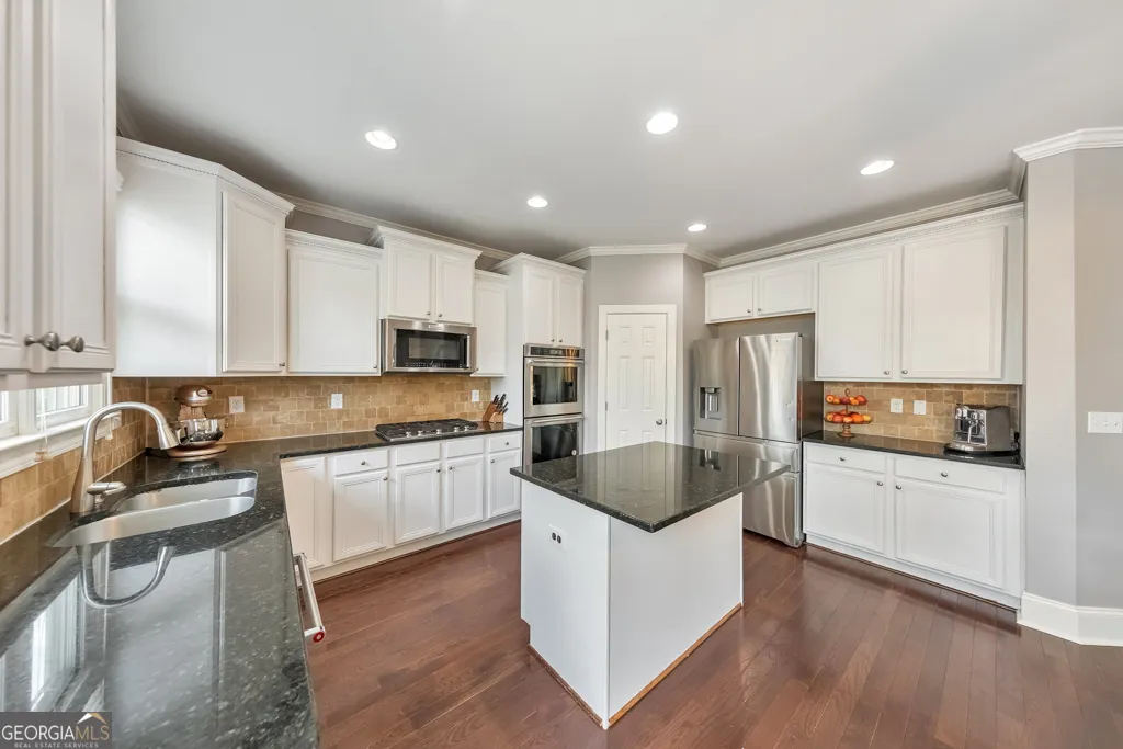 62 Applewood Ln — photo 13 of 80
