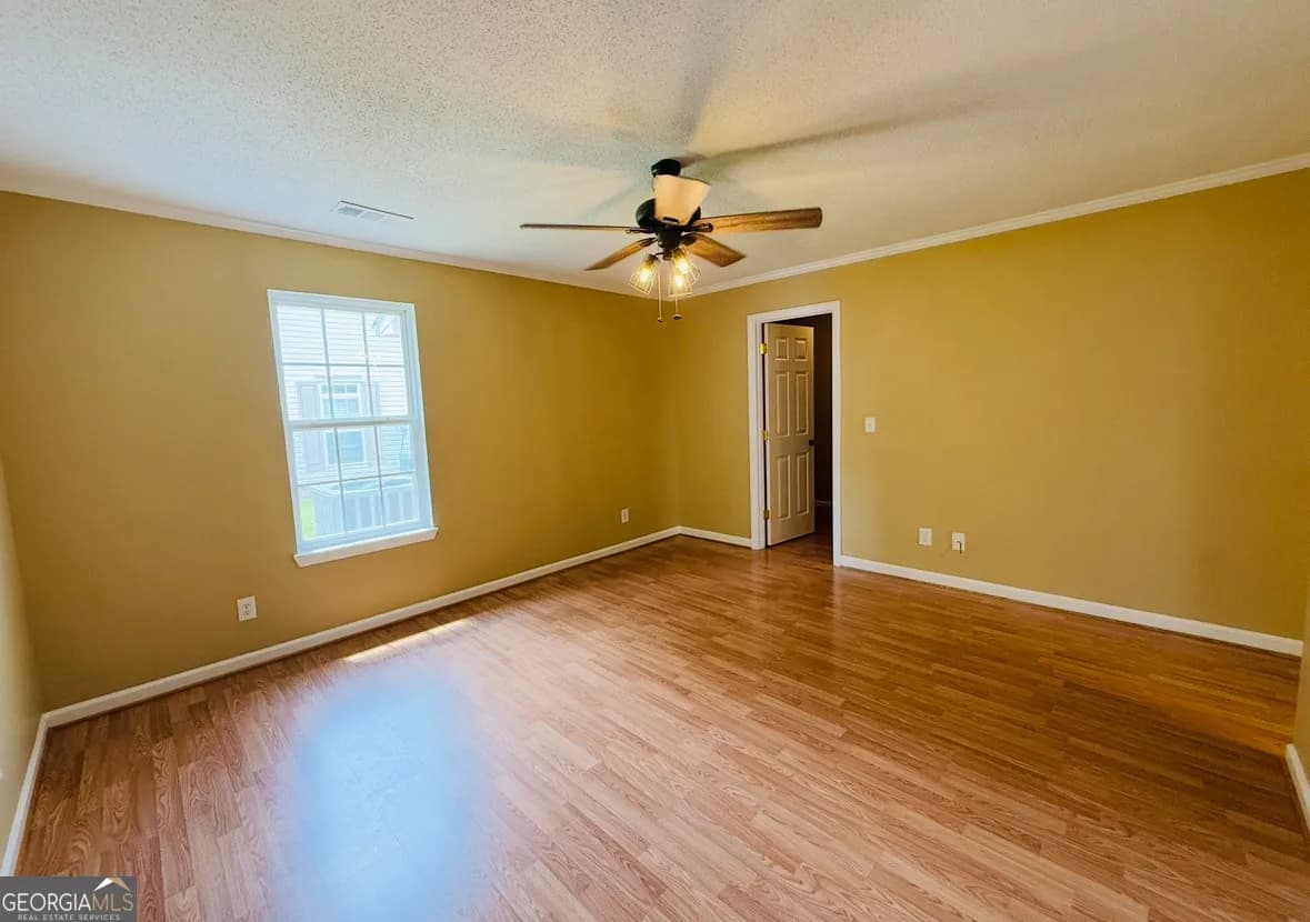 153 Crest Pointe — photo 4 of 25