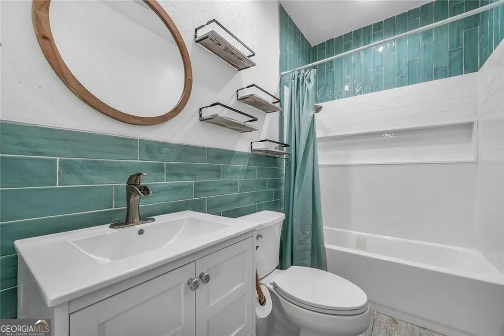 9904 Ashford Green Way — photo 15 of 78