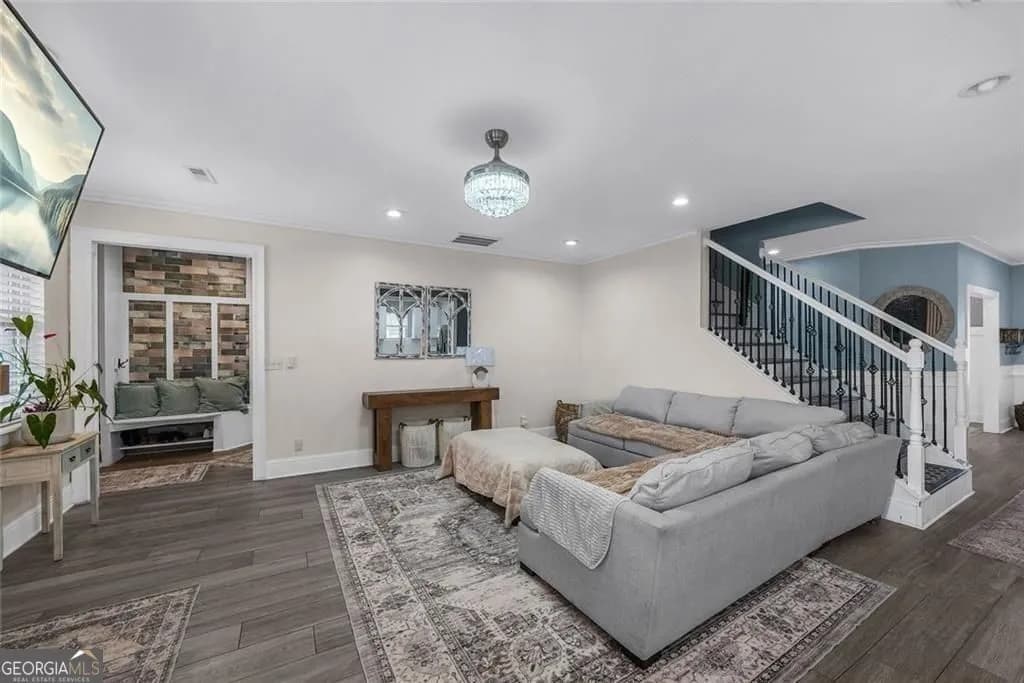 9904 Ashford Green Way — photo 9 of 78
