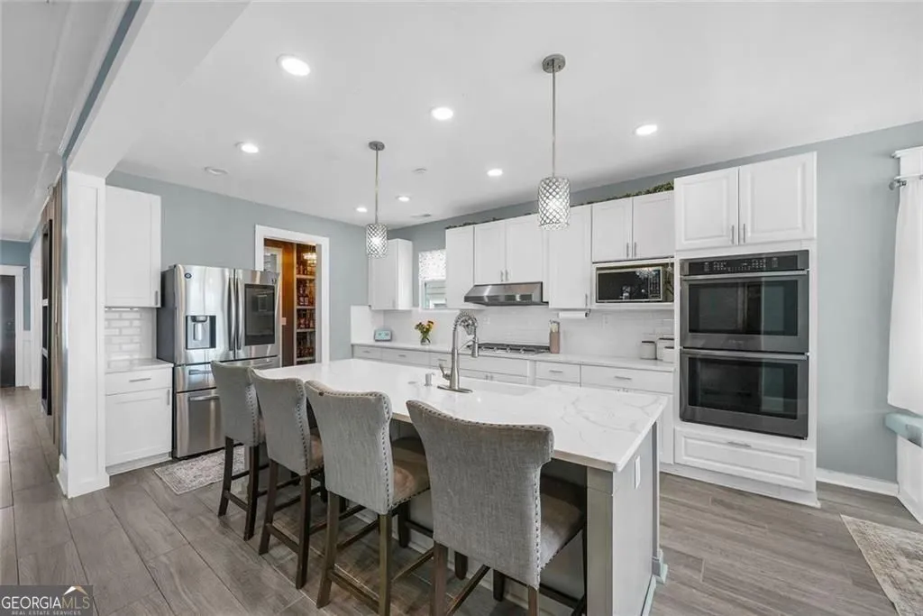 9904 Ashford Green Way — photo 3 of 78