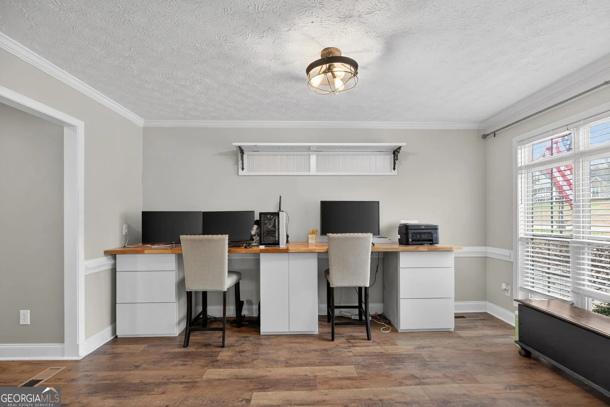531 Huntington Trl — photo 8 of 41