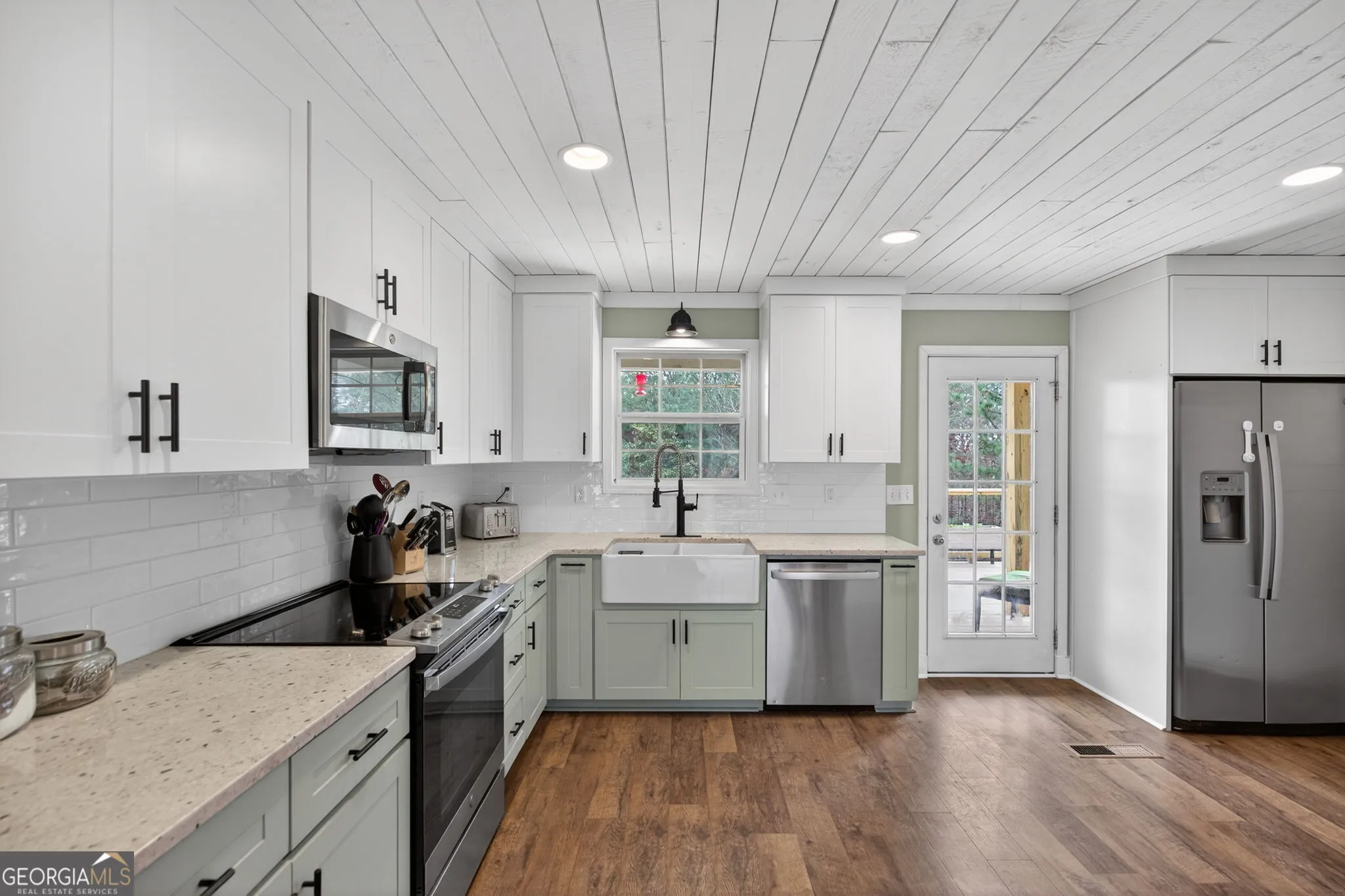 531 Huntington Trl — photo 10 of 41