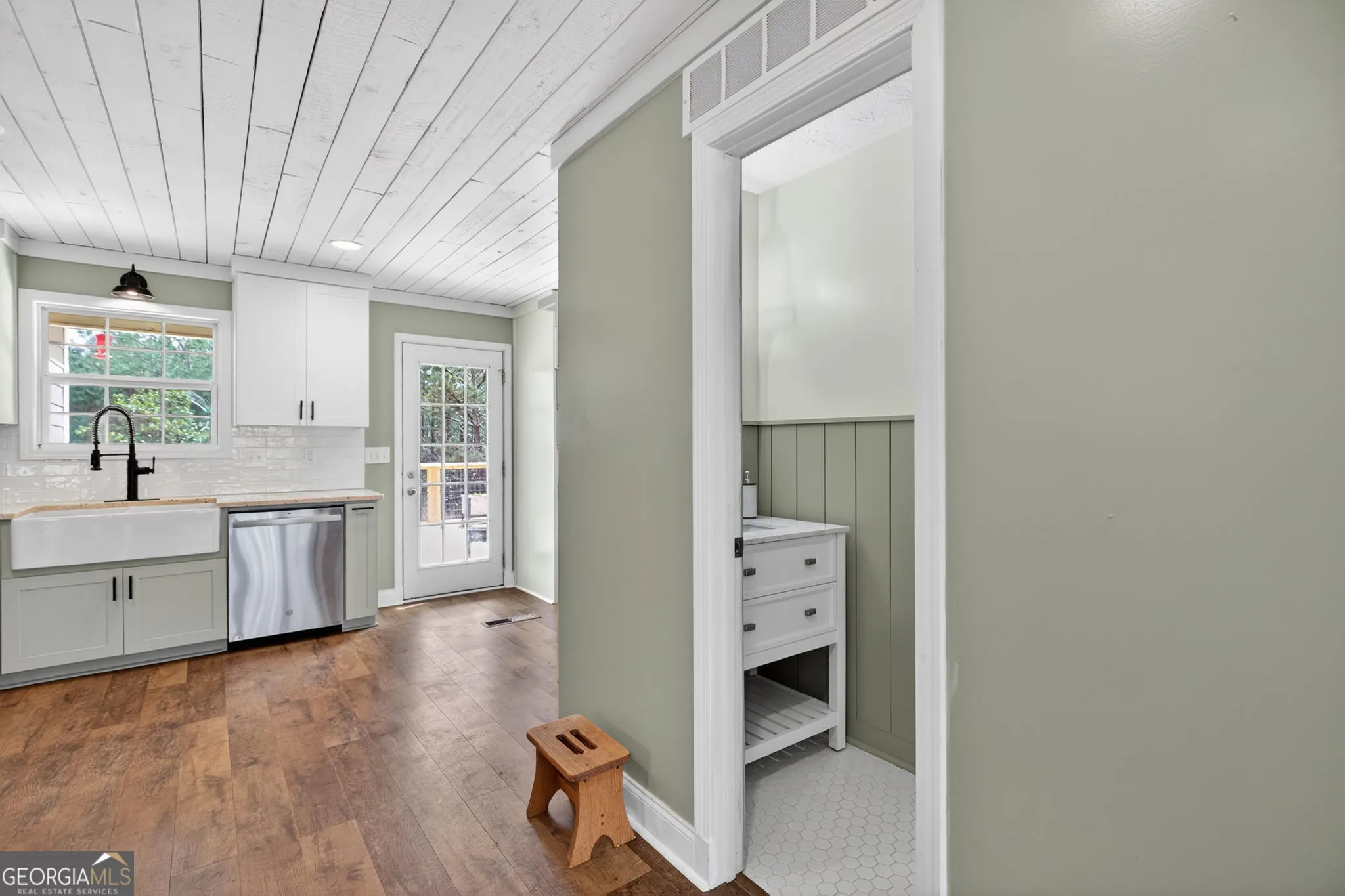 531 Huntington Trl — photo 17 of 41