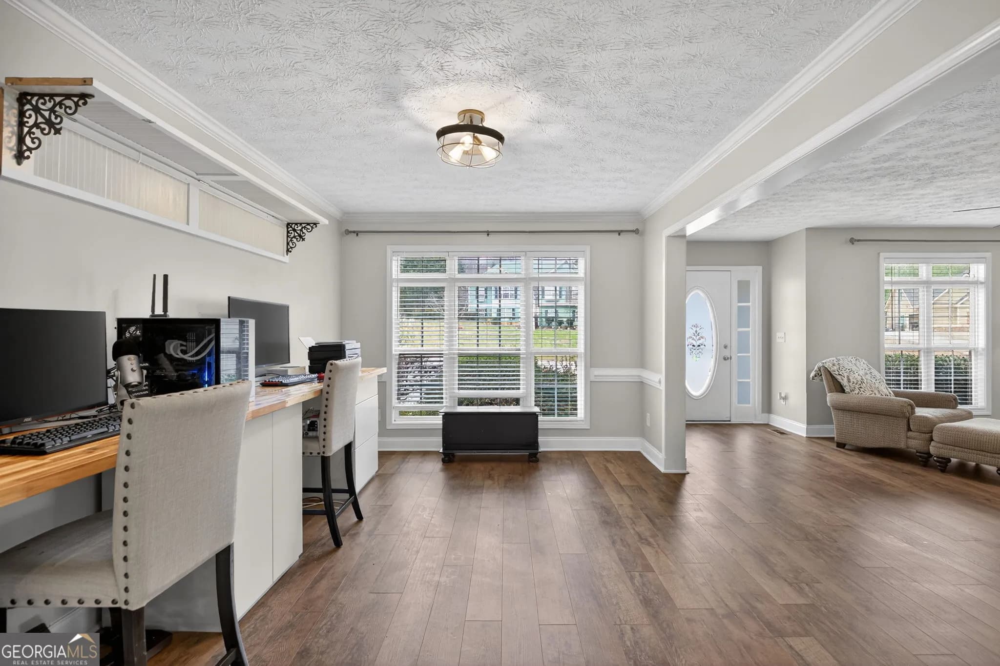 531 Huntington Trl — photo 9 of 41