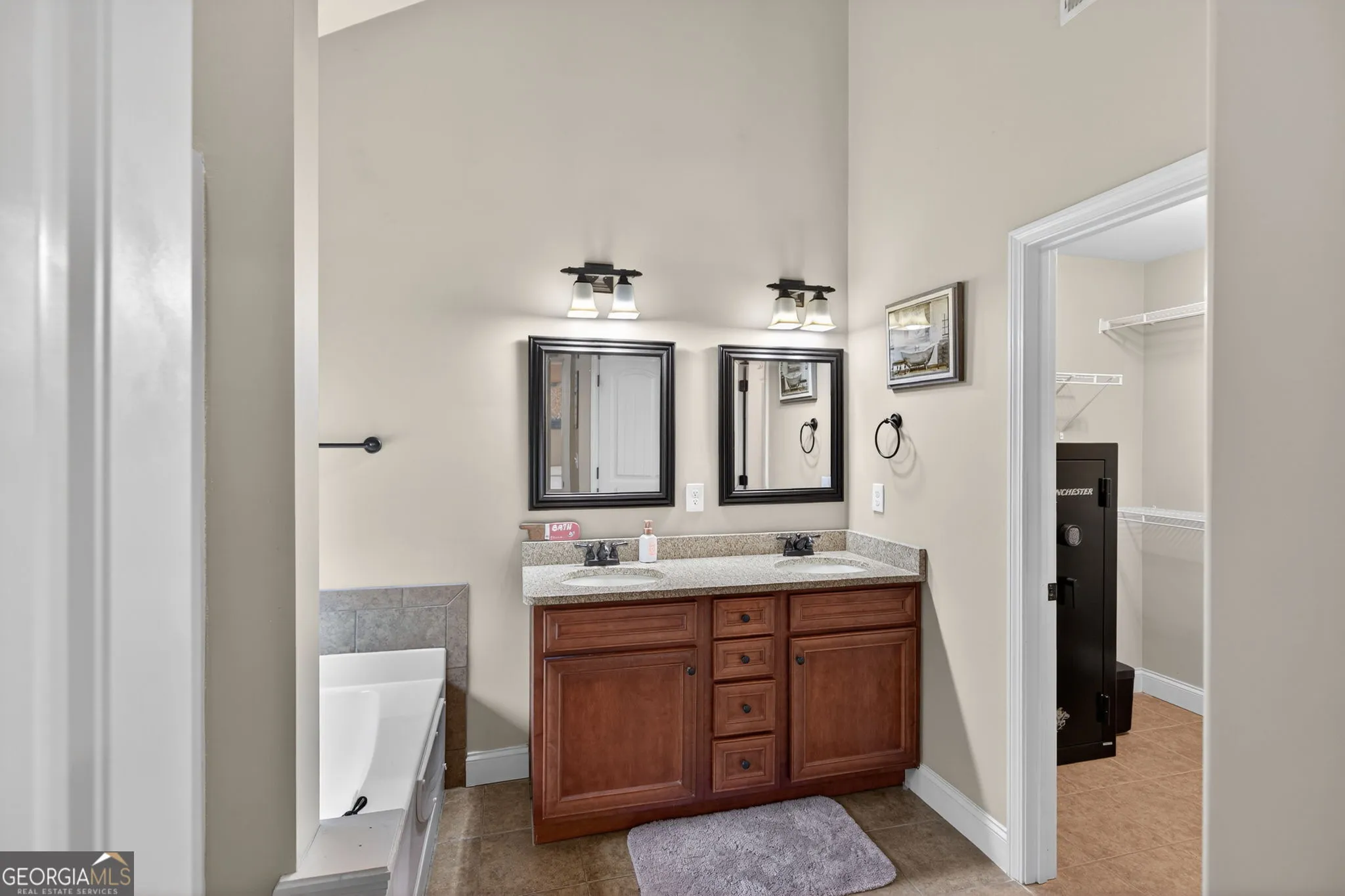 3131 Sweetbriar Dr — photo 10 of 61