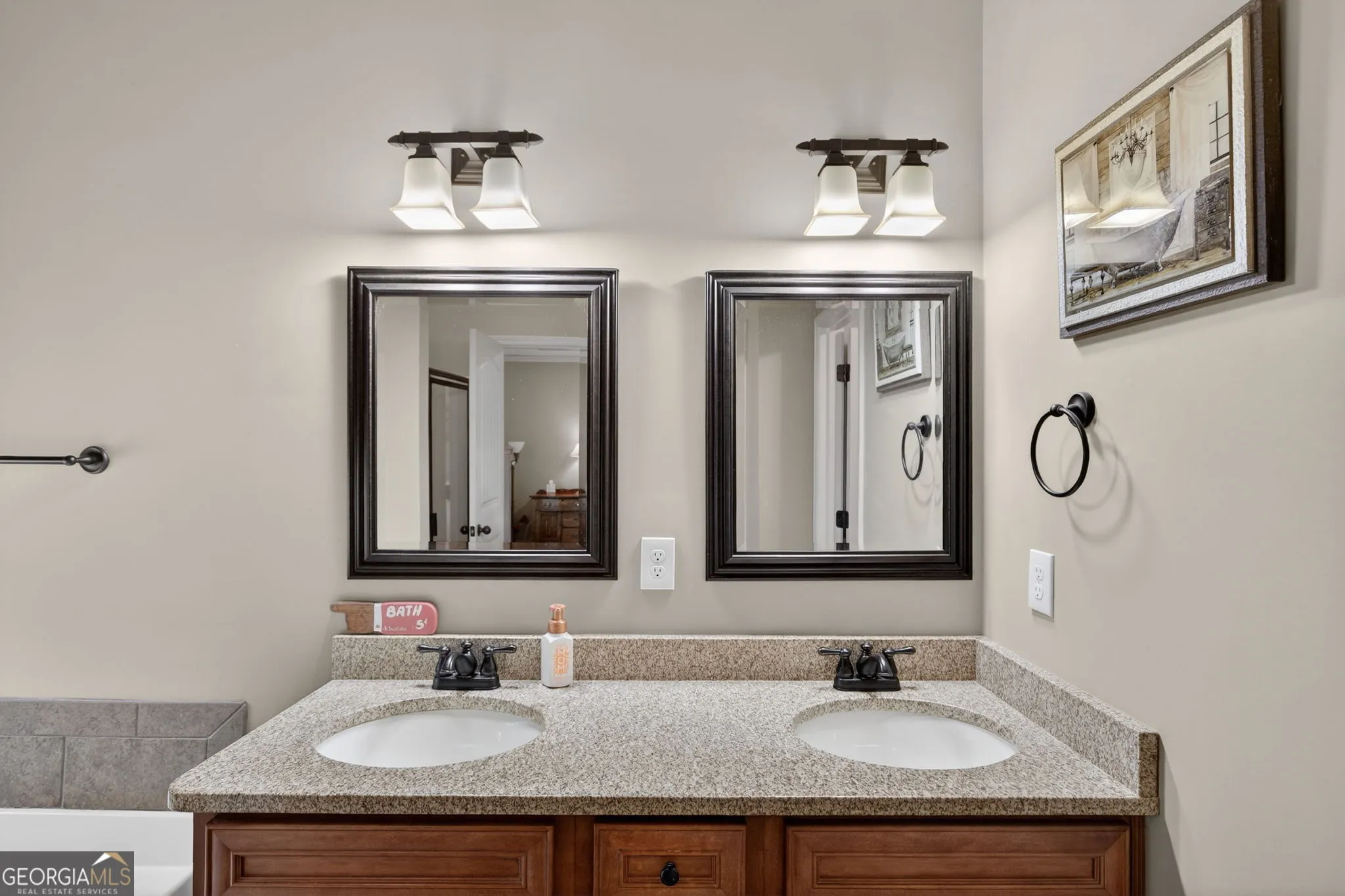 3131 Sweetbriar Dr — photo 11 of 61