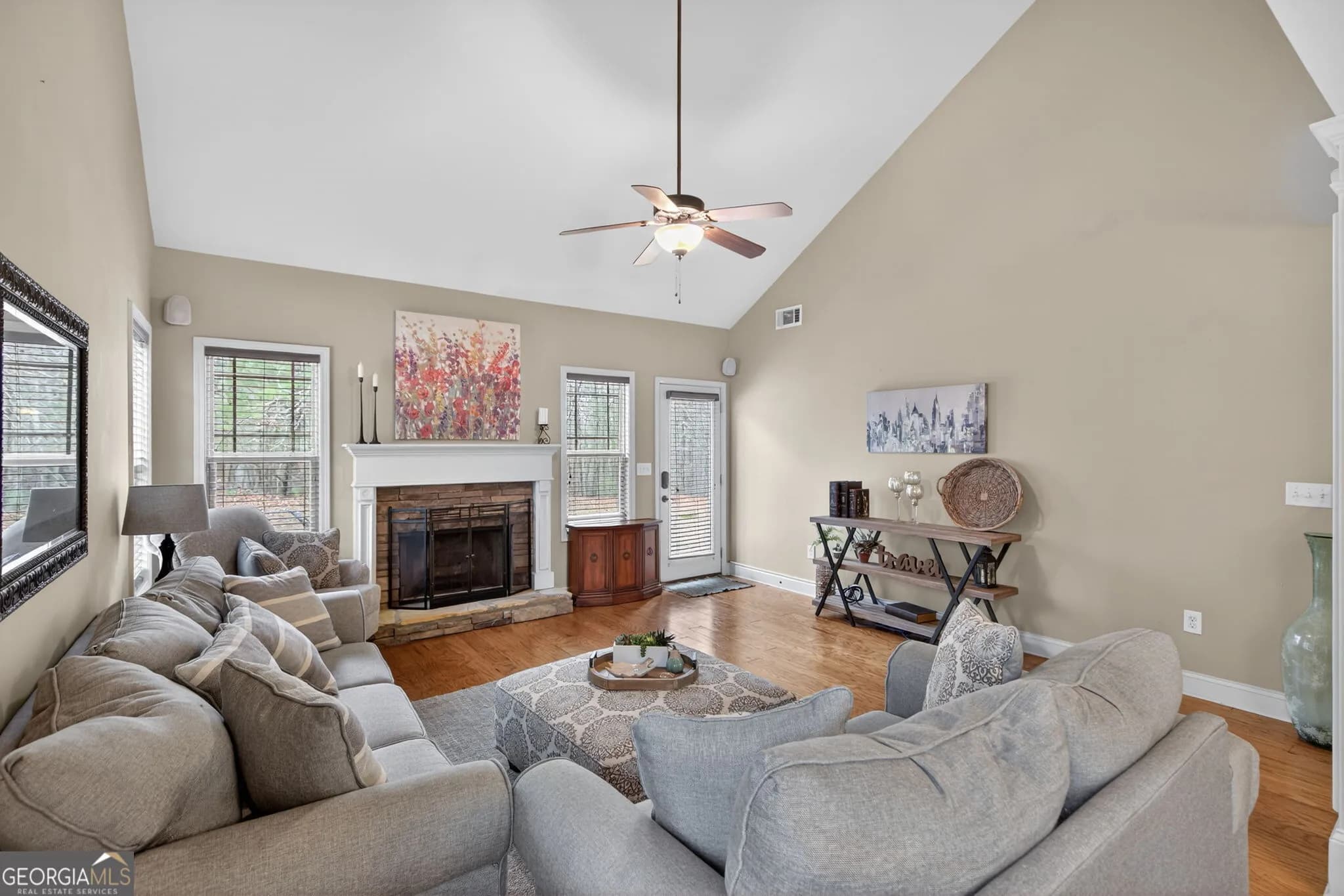 3131 Sweetbriar Dr — photo 5 of 61