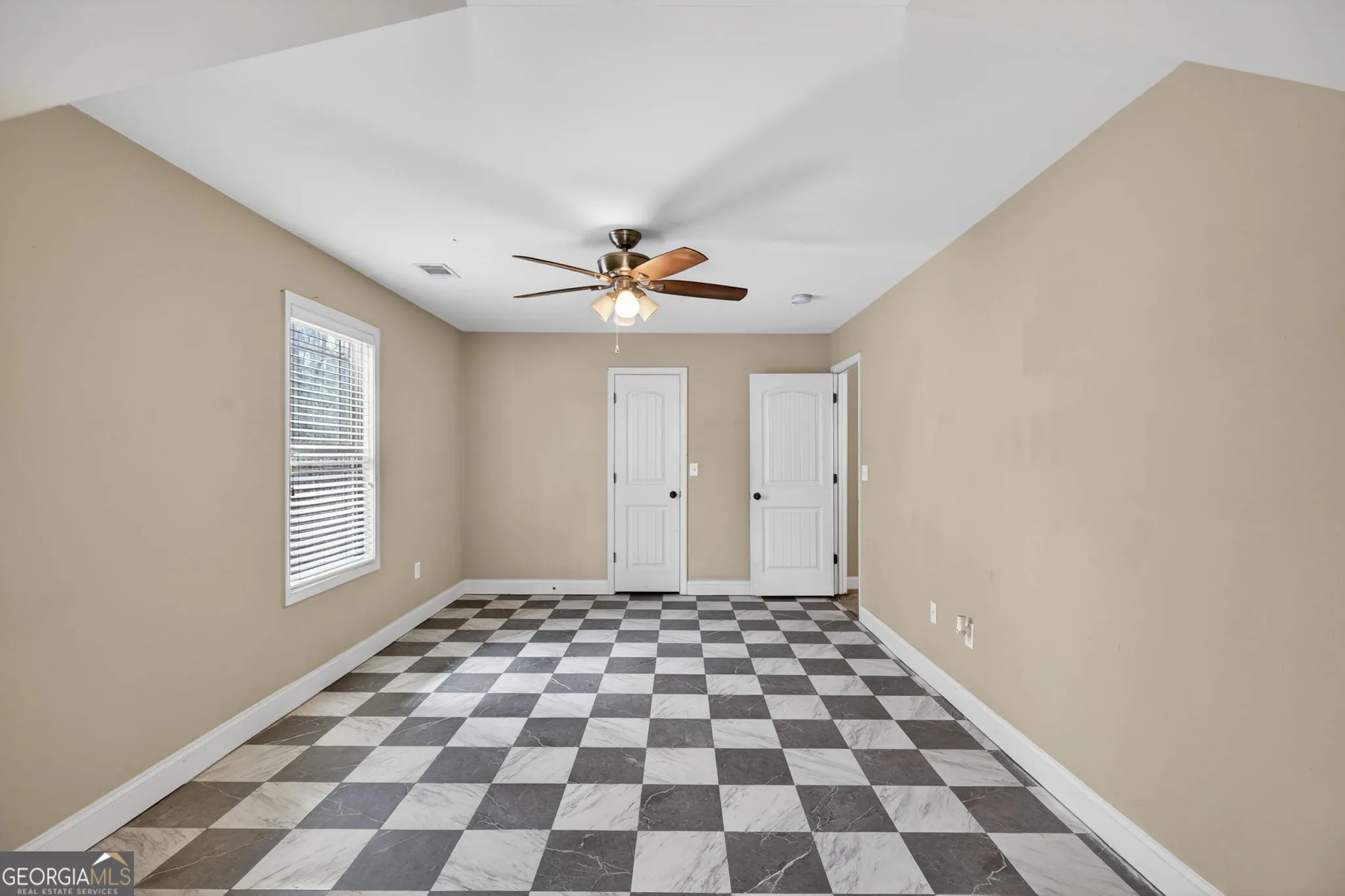3131 Sweetbriar Dr — photo 19 of 61