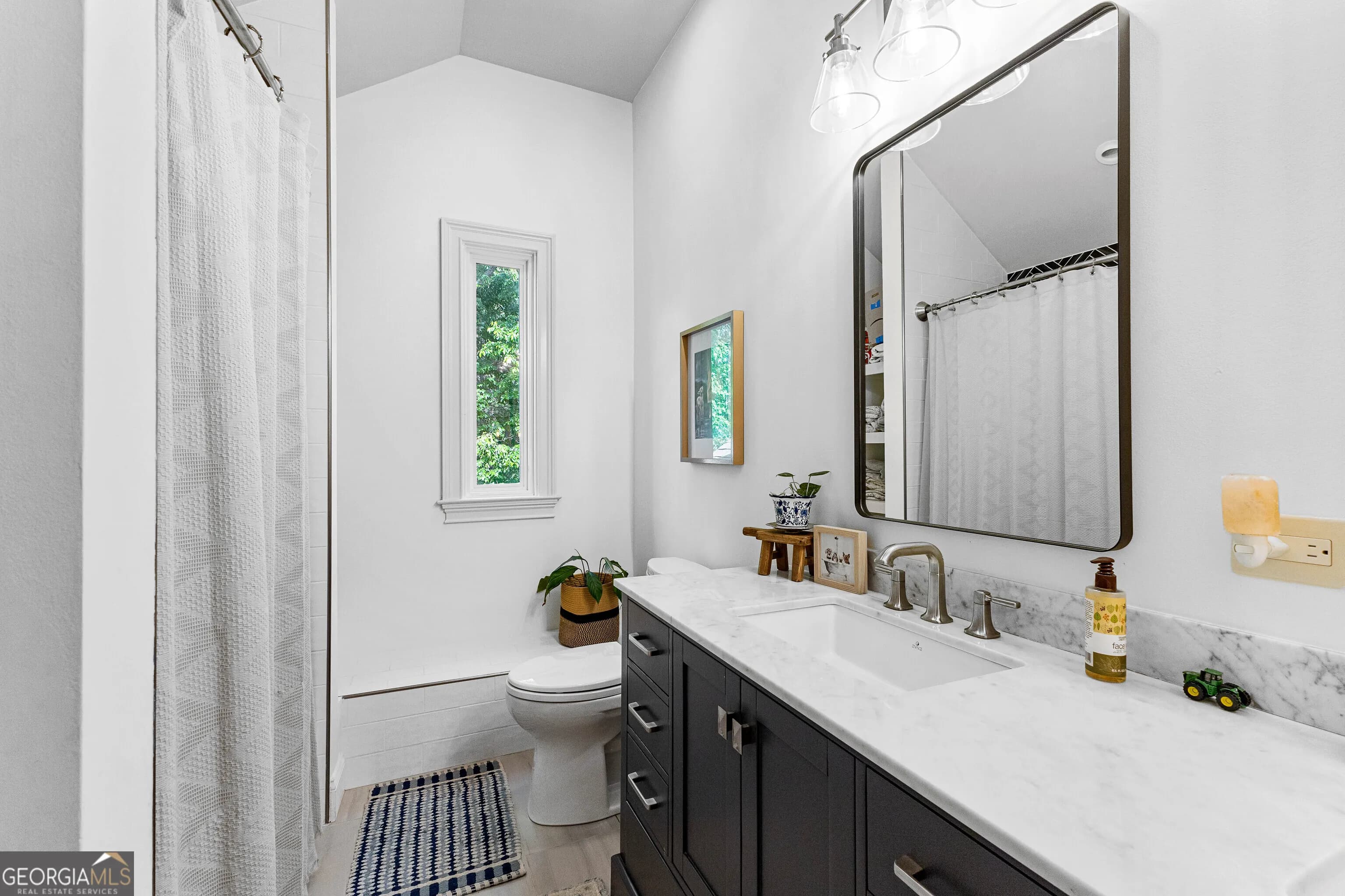7311 Cantrell Rd — photo 15 of 180