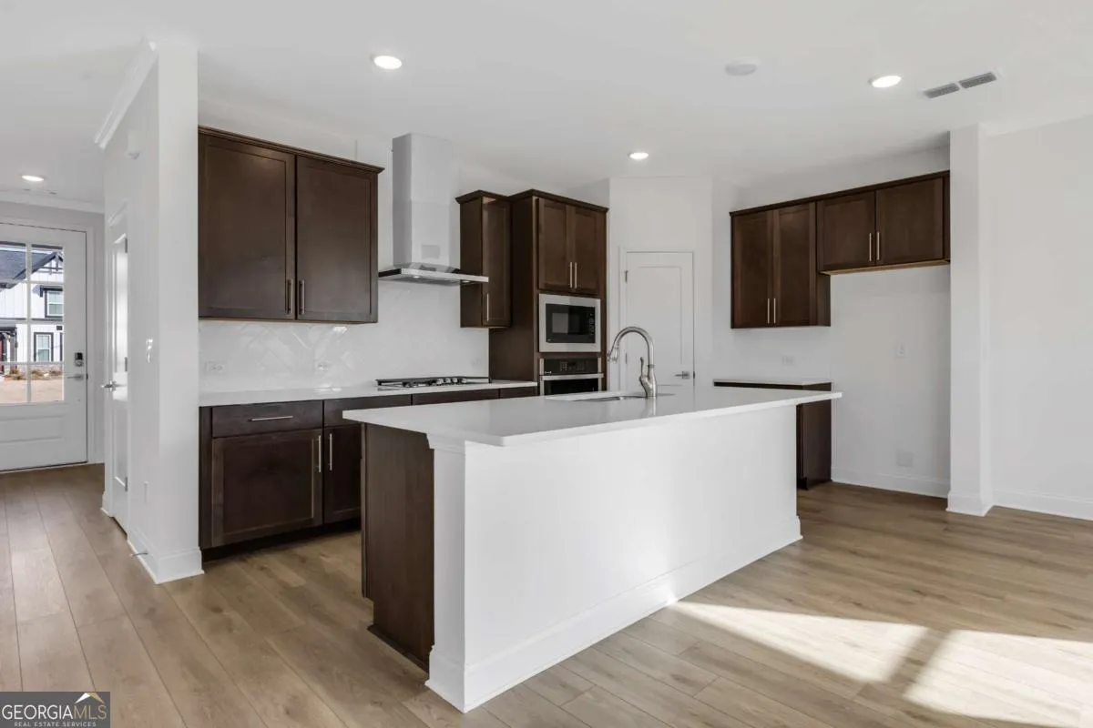 165 Willow Bend Rd — photo 41 of 43