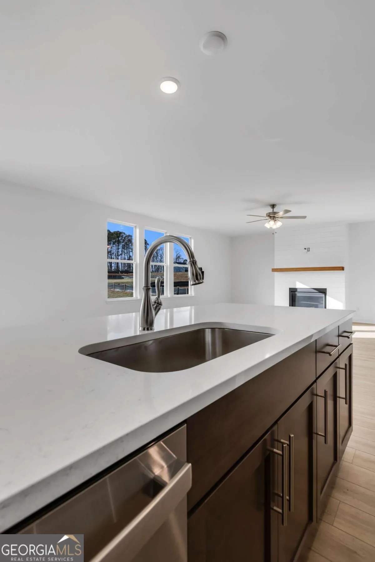 165 Willow Bend Rd — photo 3 of 43