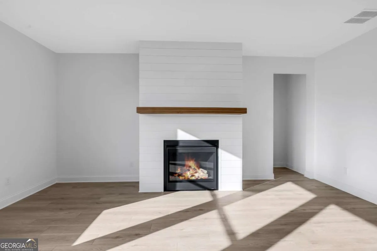 165 Willow Bend Rd — photo 10 of 43