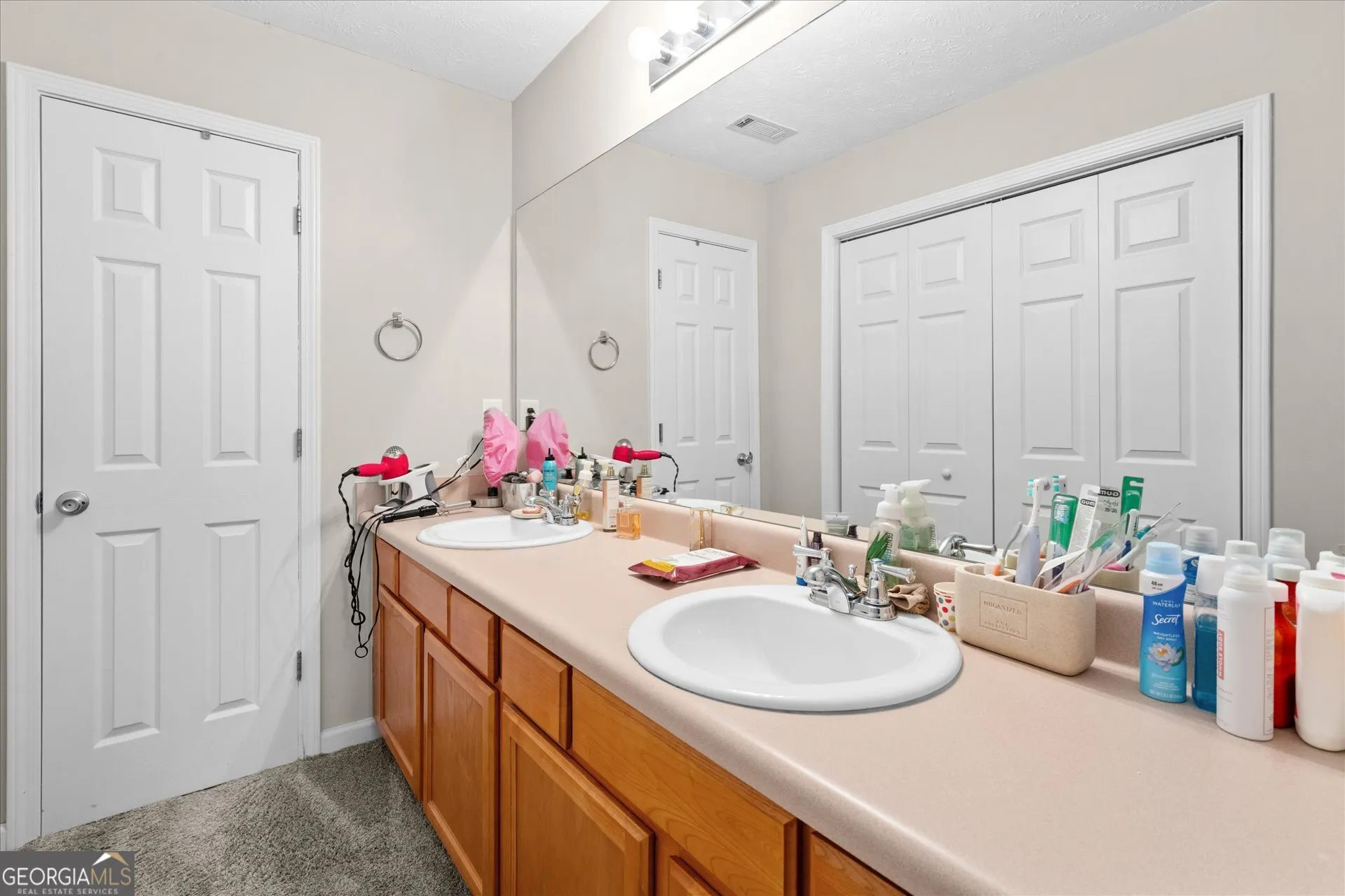 7338 S Mitchell Ct — photo 11 of 28