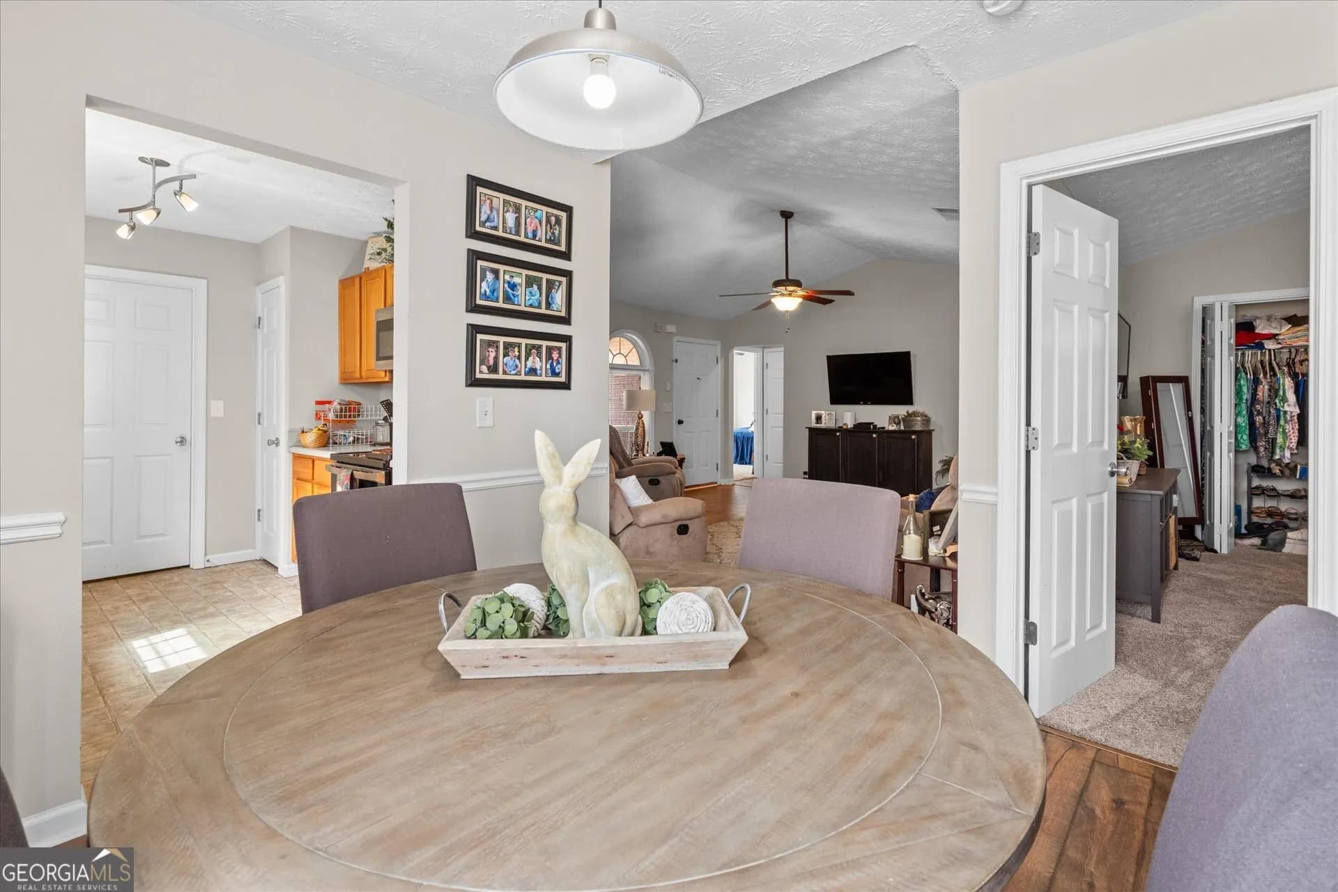7338 S Mitchell Ct — photo 3 of 28