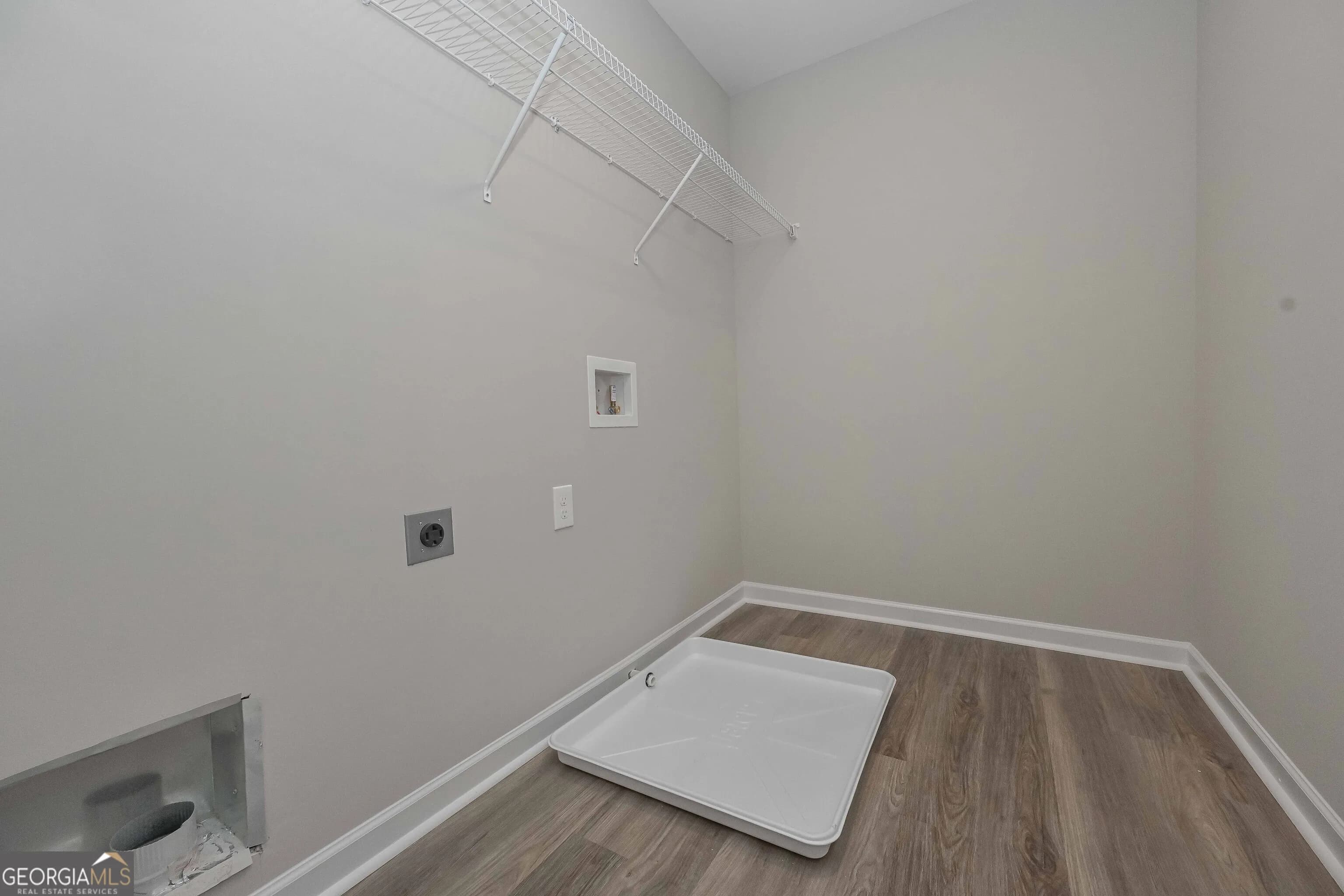 2690 Fareed St — photo 12 of 35