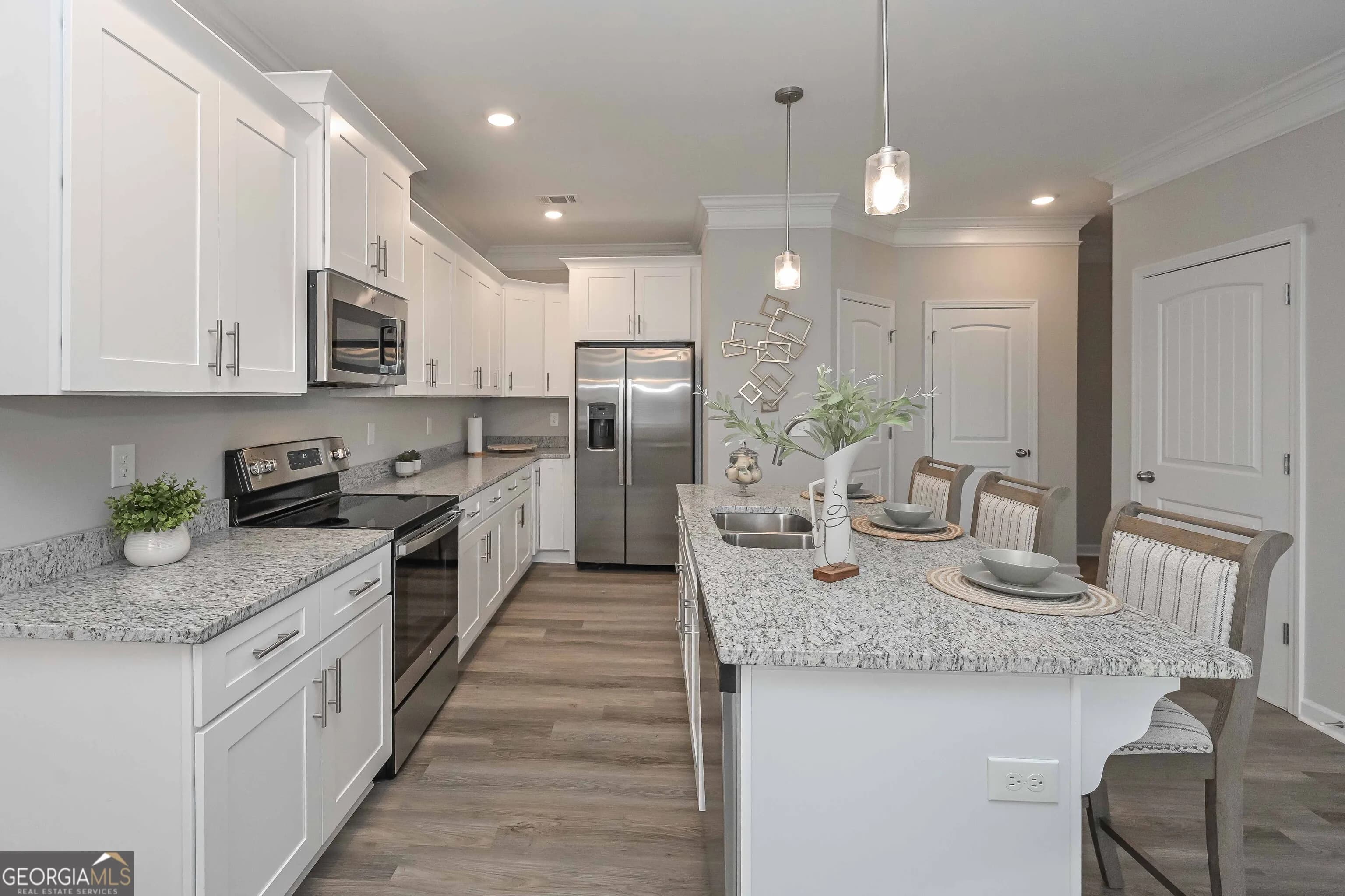 2690 Fareed St — photo 3 of 35