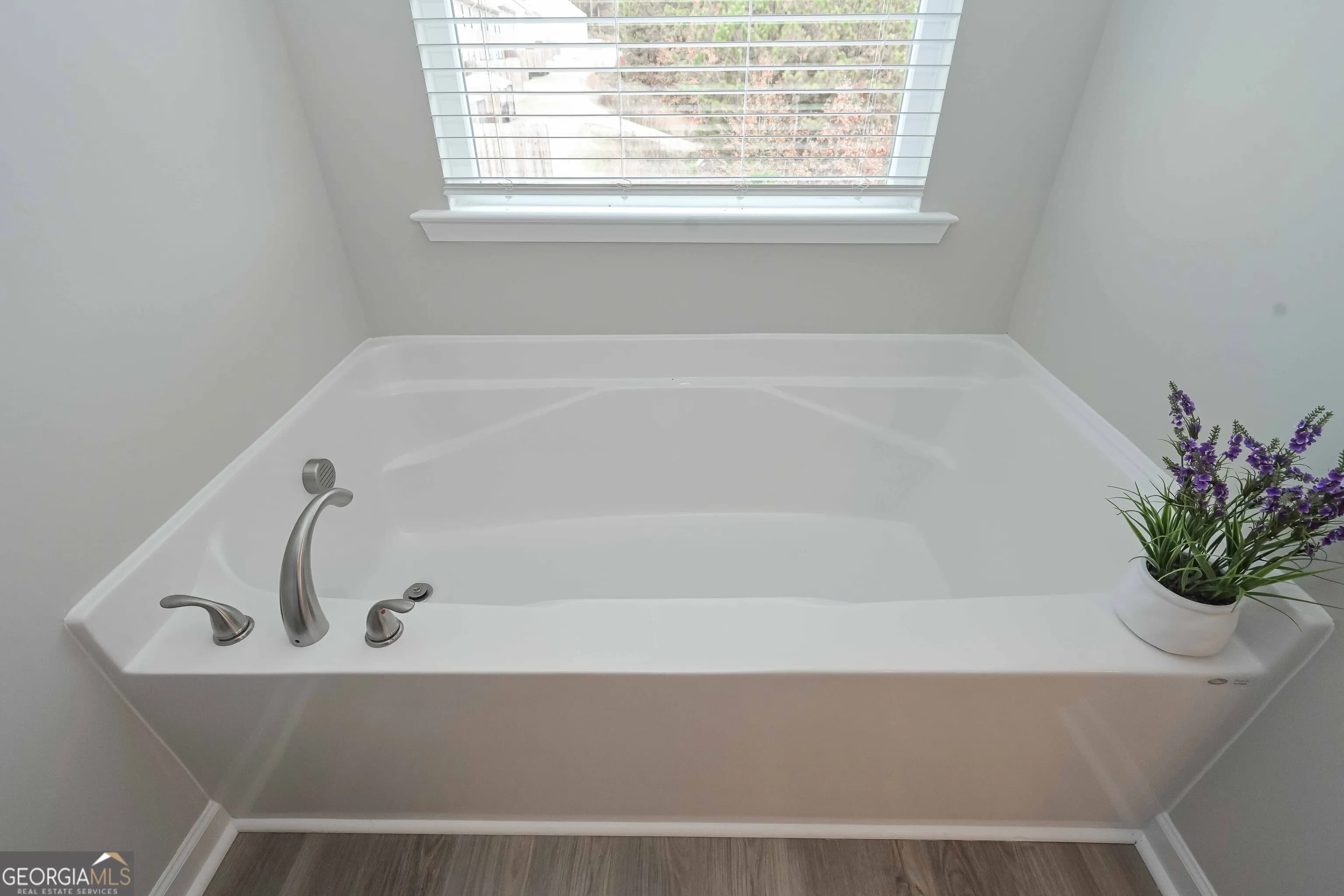 2690 Fareed St — photo 10 of 35