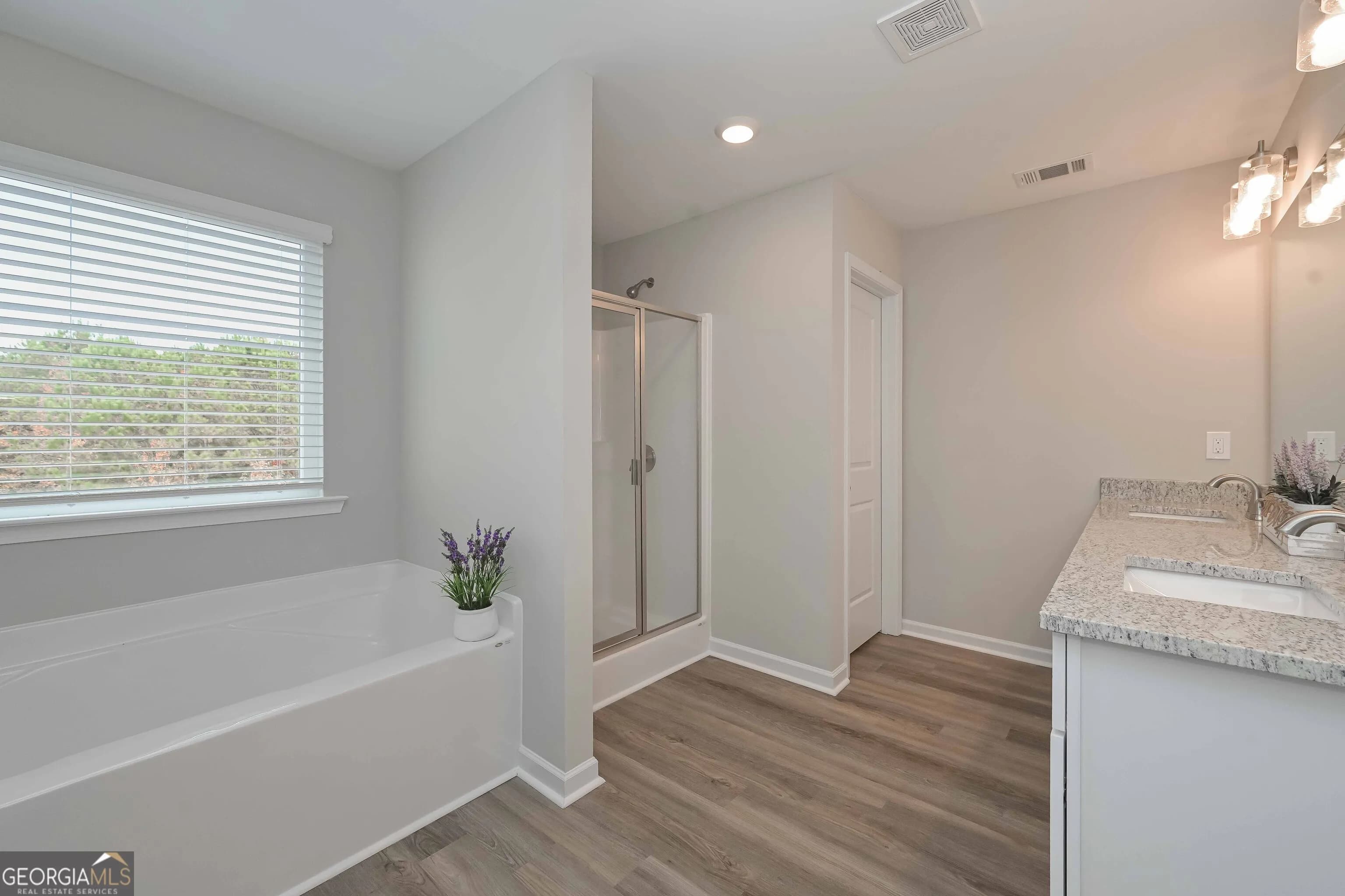 2690 Fareed St — photo 11 of 35