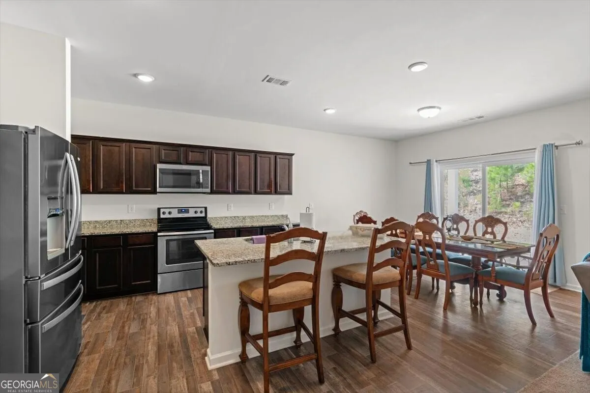 7246 Lacey Dr — photo 4 of 26