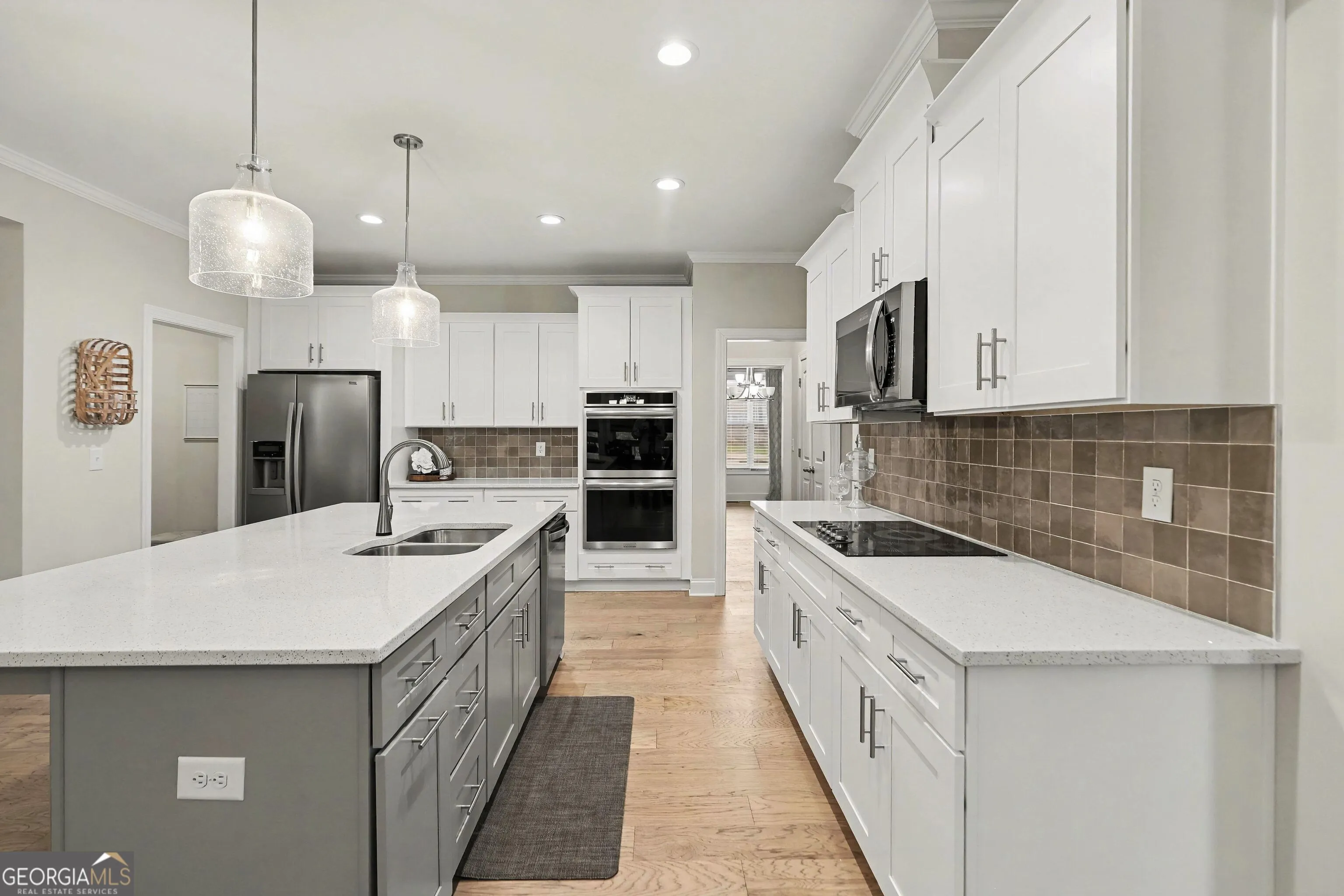 7540 Sunridge Ln — photo 11 of 51