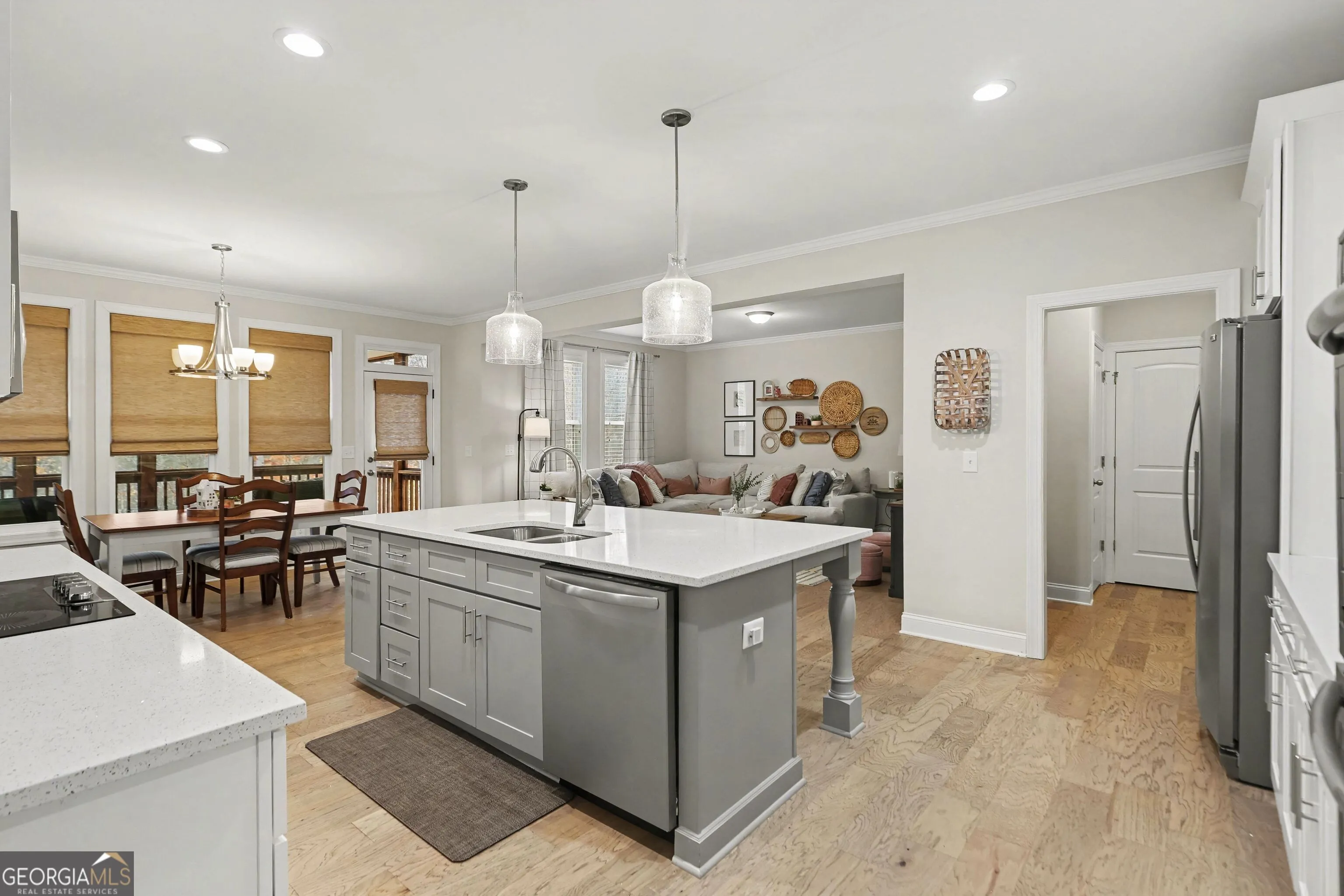 7540 Sunridge Ln — photo 12 of 51