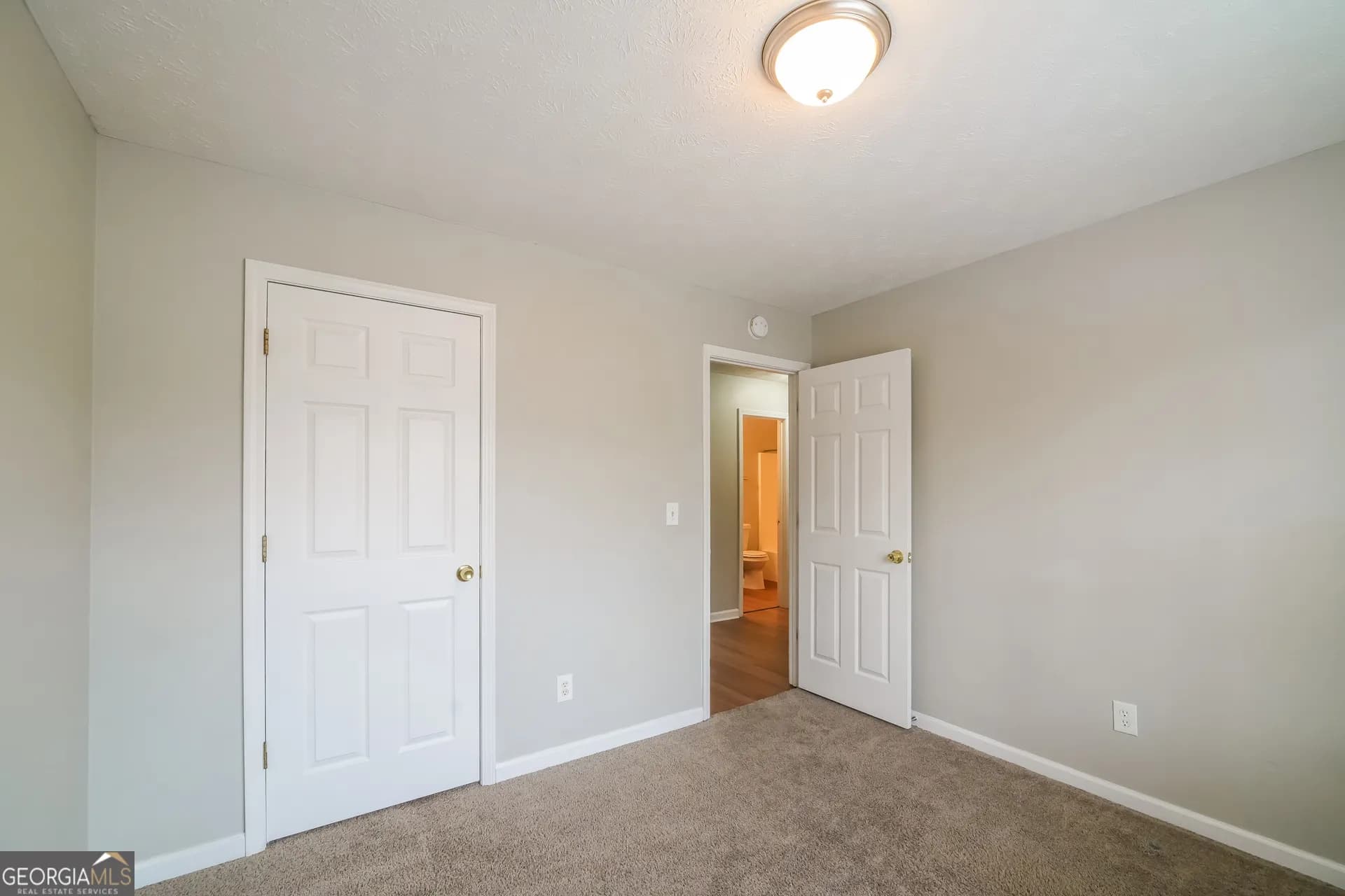 209 Cornell Ct — photo 6 of 22