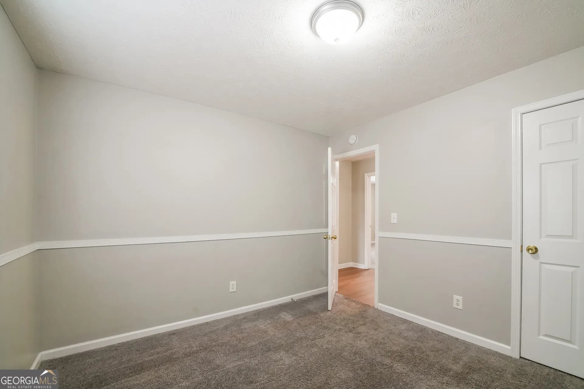 209 Cornell Ct — photo 8 of 22
