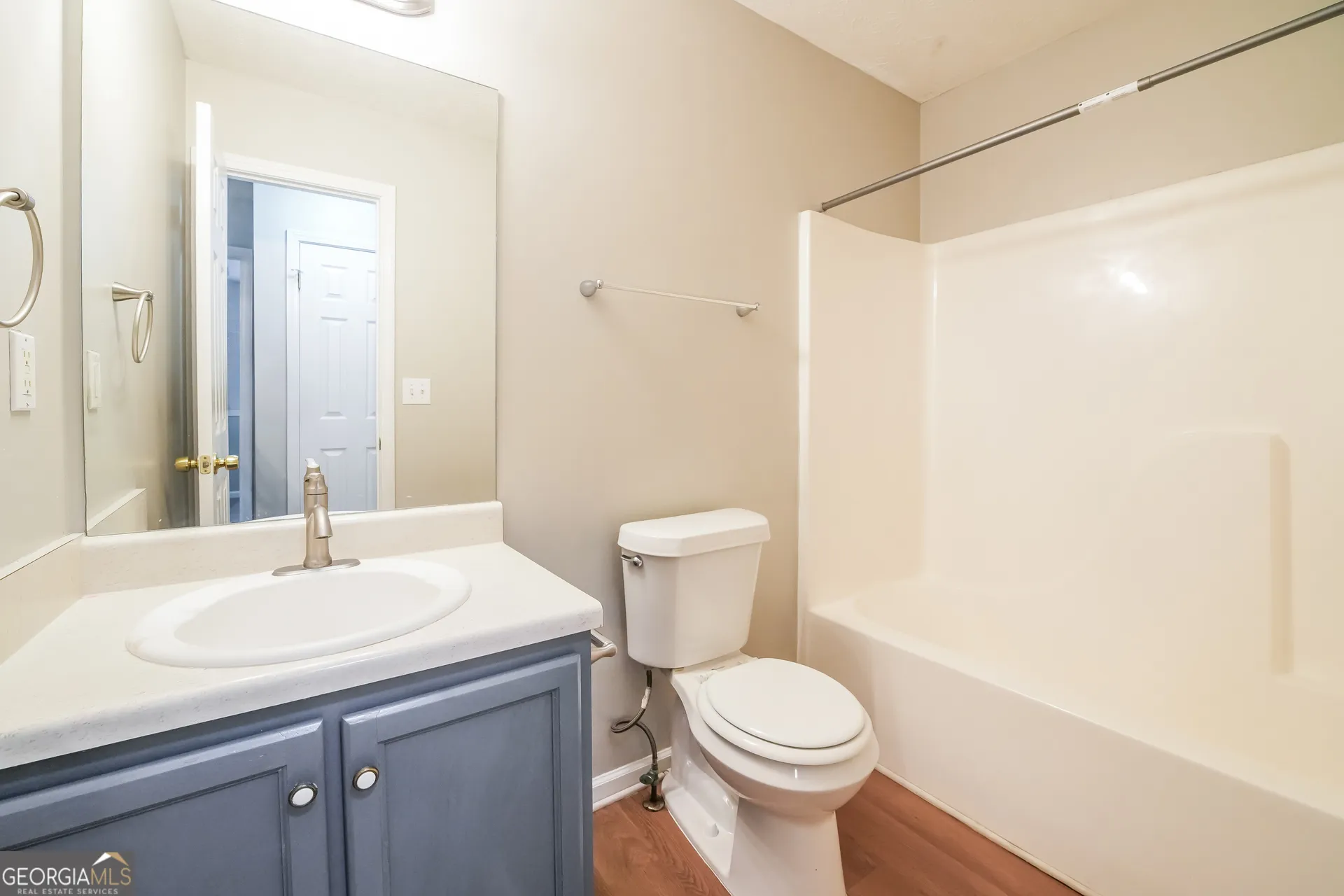 209 Cornell Ct — photo 9 of 22