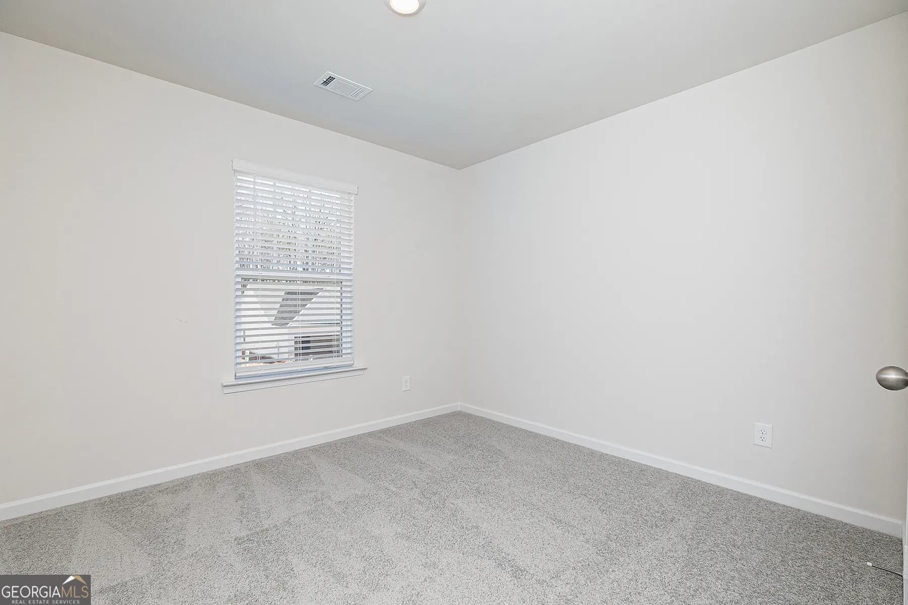 620 Mackenzie Cv — photo 10 of 19