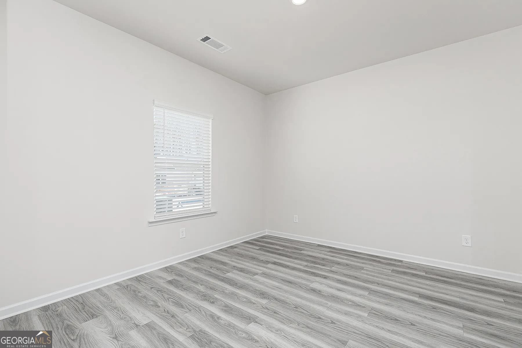 620 Mackenzie Cv — photo 4 of 19