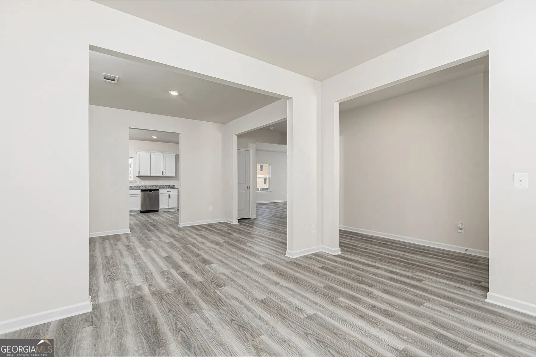 620 Mackenzie Cv — photo 16 of 19