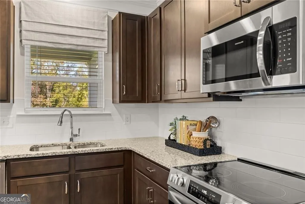 175 Jones Ridge Dr — photo 3 of 57