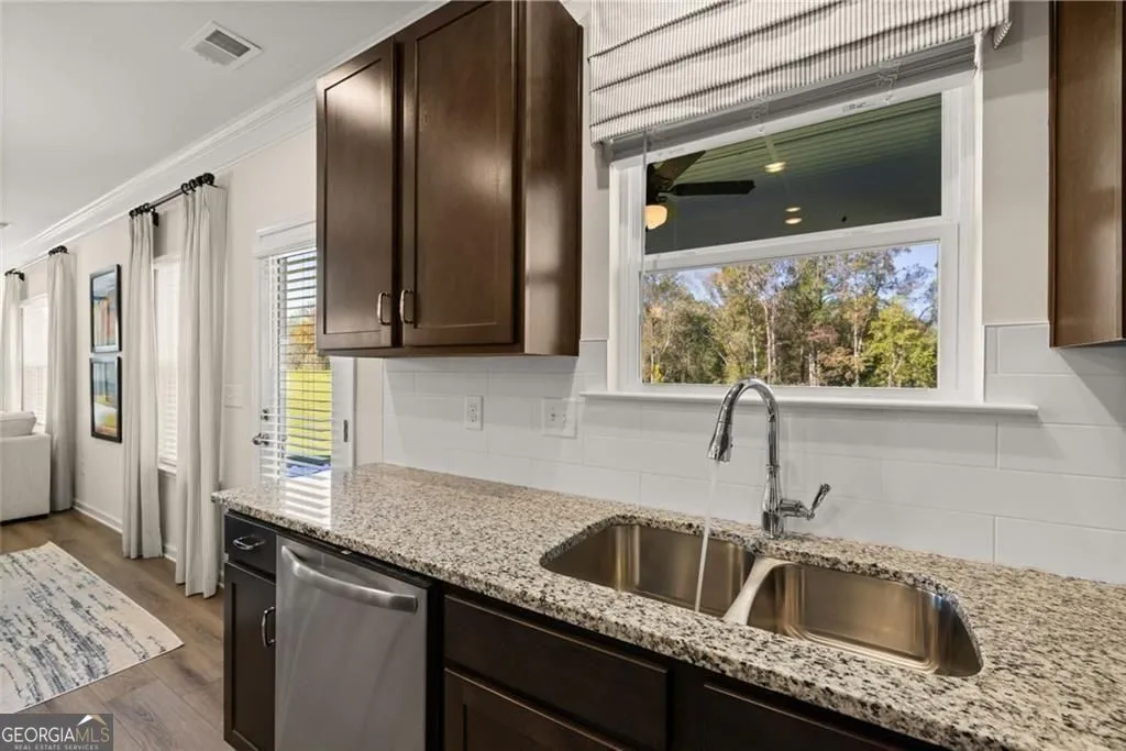 175 Jones Ridge Dr — photo 4 of 57